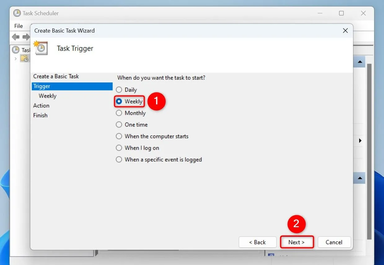 Chọn tần suất tác vụ hàng tuần để tự động restart máy tính Windows