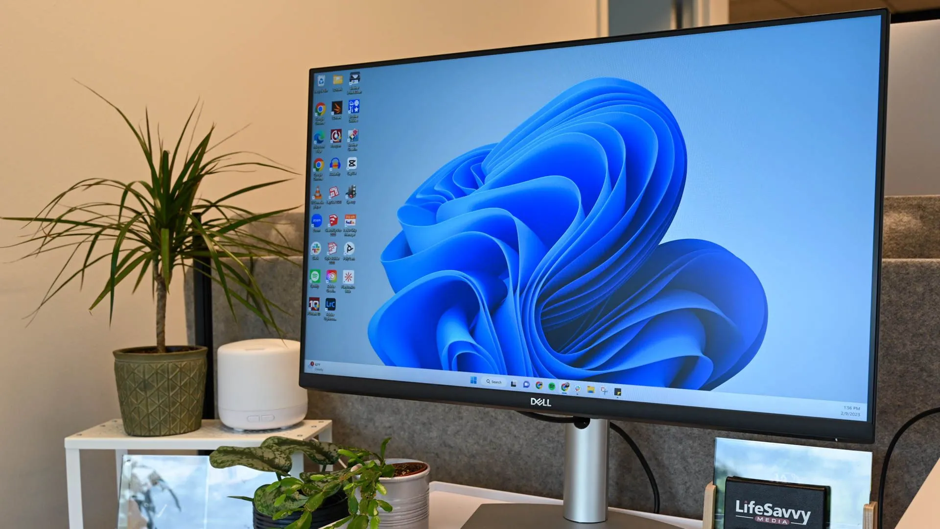 Máy tính chạy hệ điều hành Windows 11