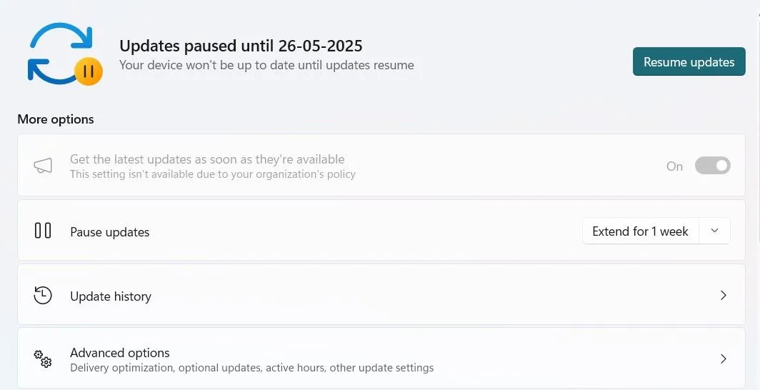 Nút Tiếp tục cập nhật trong ứng dụng Cài đặt Windows 11
