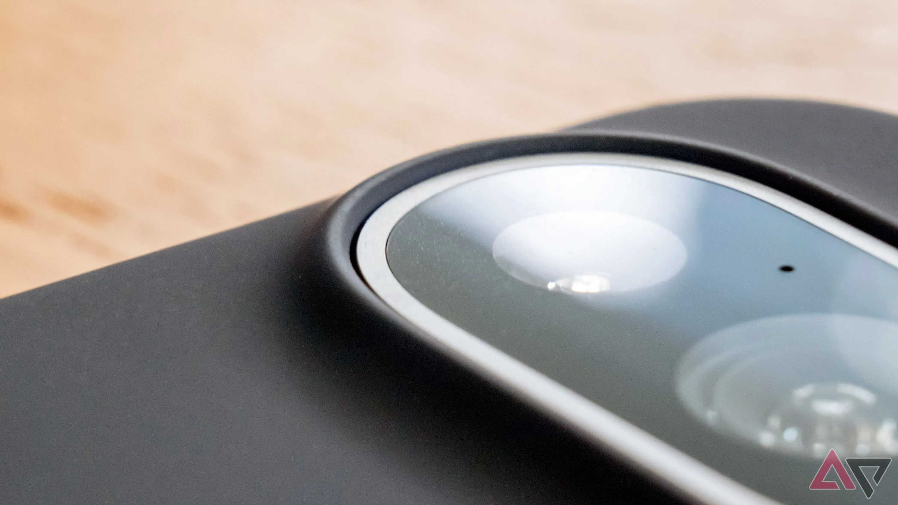 Thanh camera hình viên thuốc đặc trưng trên Google Pixel 9, được dự đoán sẽ tiếp tục trên Pixel 10 series.