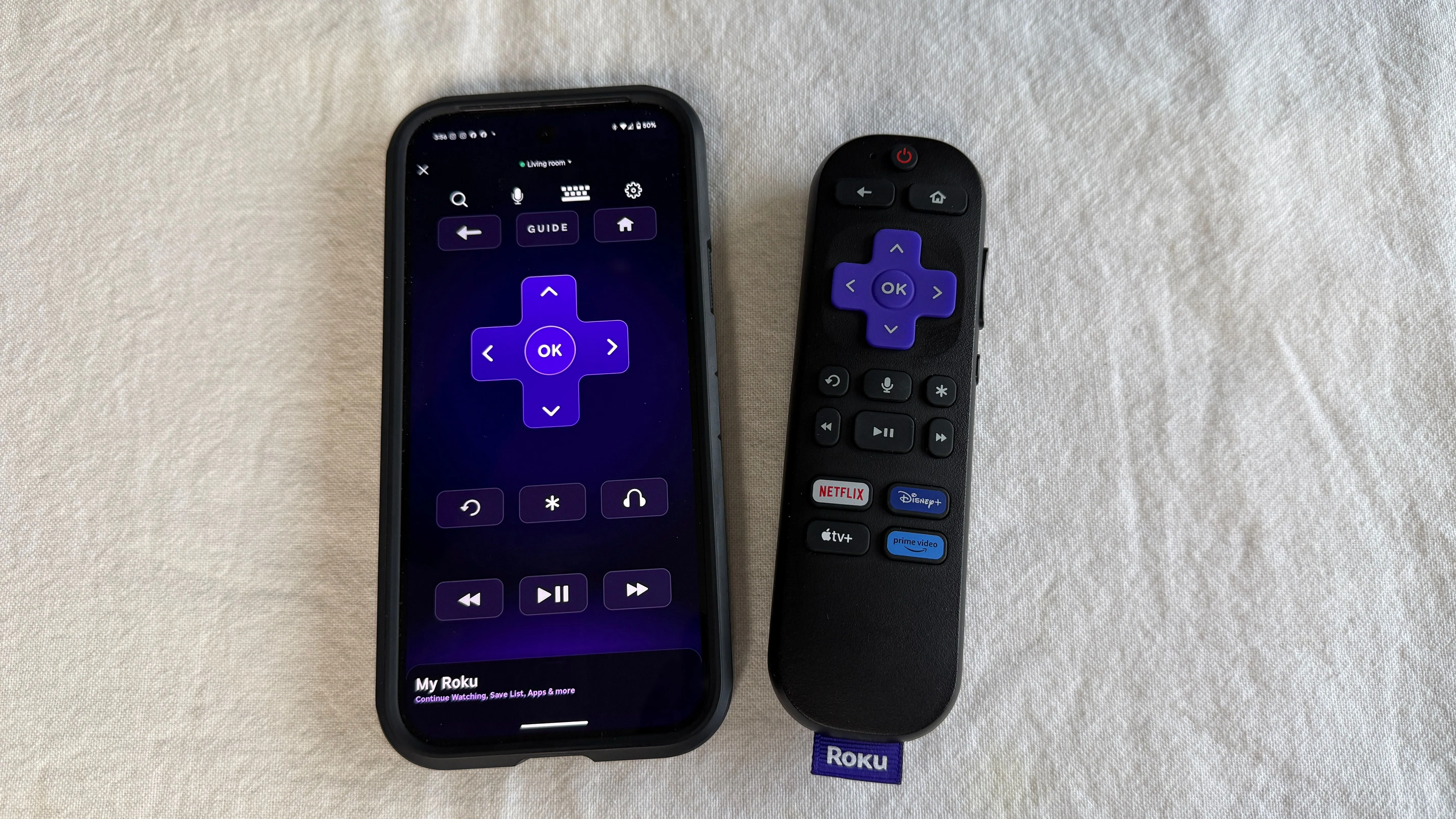 Thiết bị streaming Roku Express 4K Plus và các loại remote