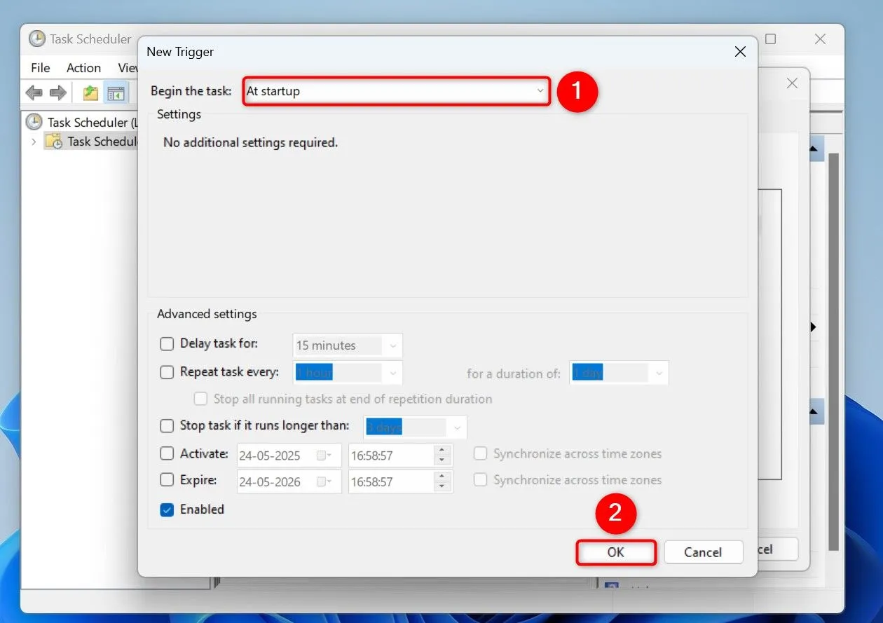 Thiết lập trigger At Startup (Khi khởi động) cho tác vụ xóa file tạm trong Task Scheduler Properties.