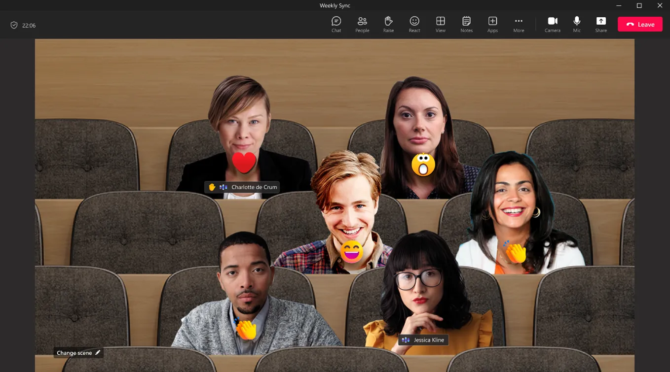 Chế độ Together Mode trong Microsoft Teams với biểu tượng cảm xúc và nhãn tên