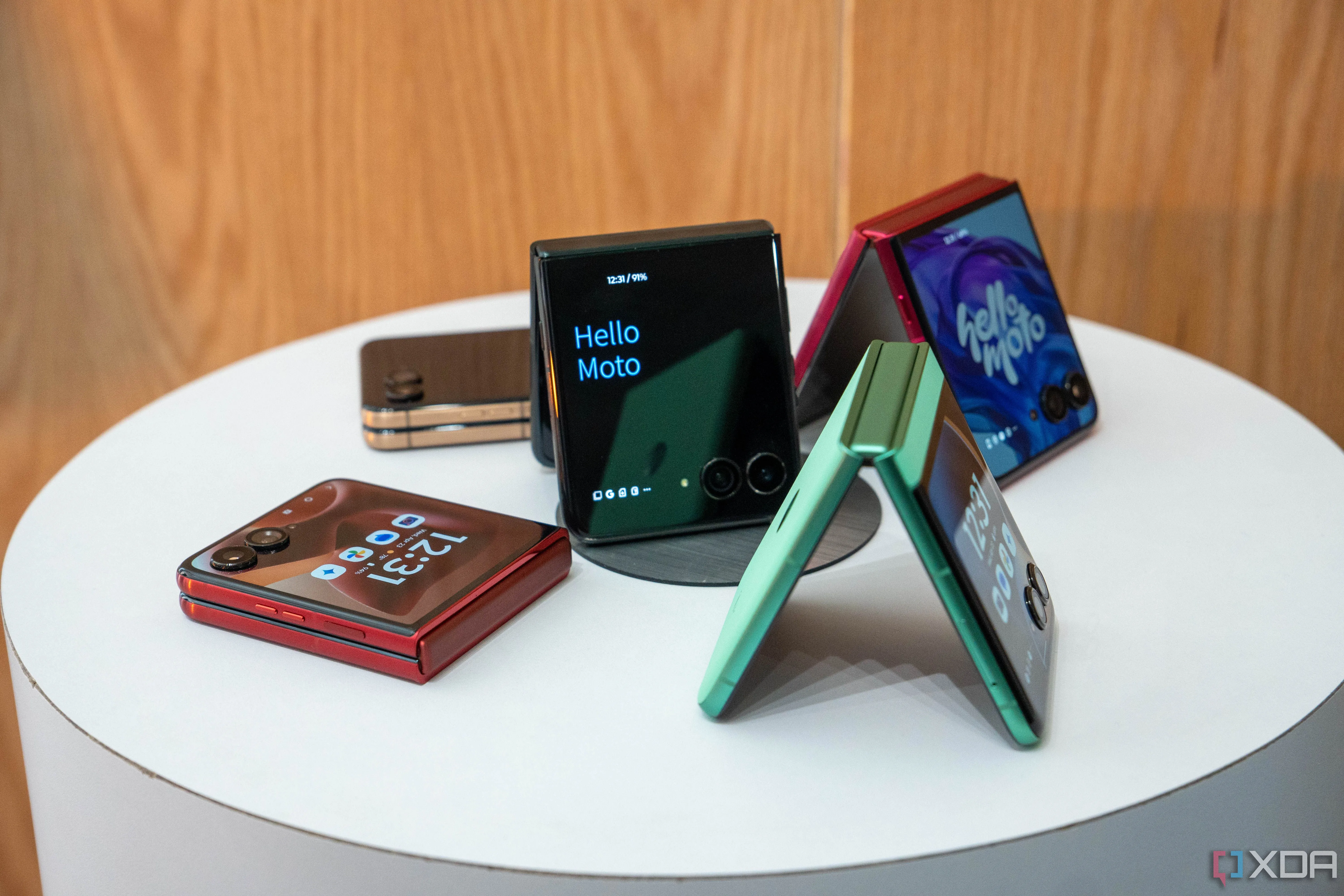 Dòng điện thoại gập Motorola Razr 2025, đối thủ cạnh tranh của Samsung Galaxy Z Flip
