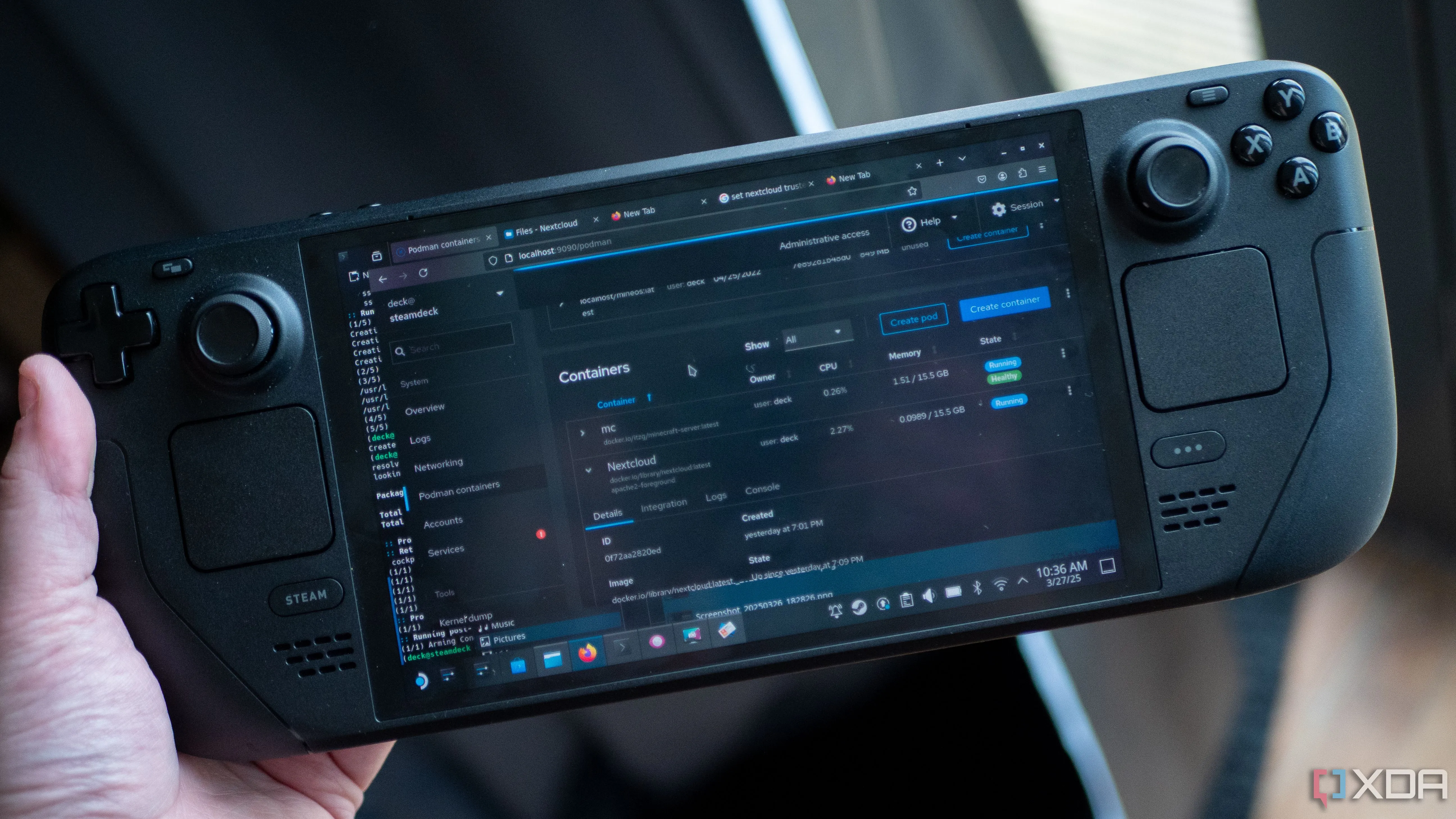 Giao diện Cockpit trên Steam Deck với Podman, cho thấy một công cụ quản lý thay thế cho Docker trong môi trường tự host.