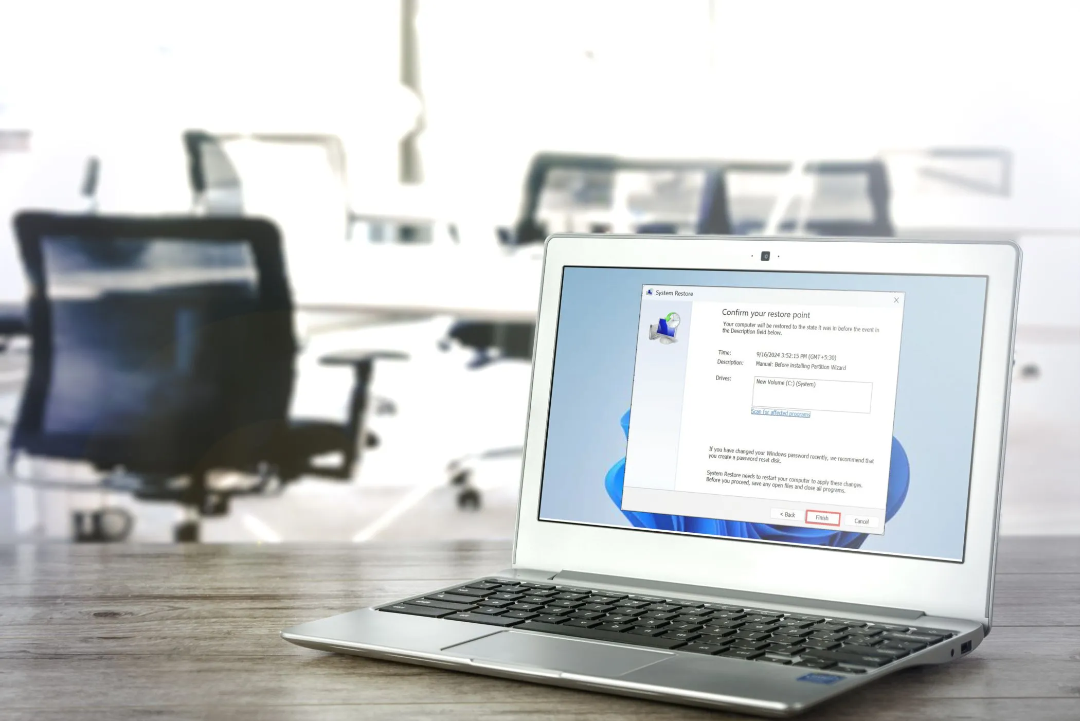 Giao diện cửa sổ System Restore trên máy tính Windows