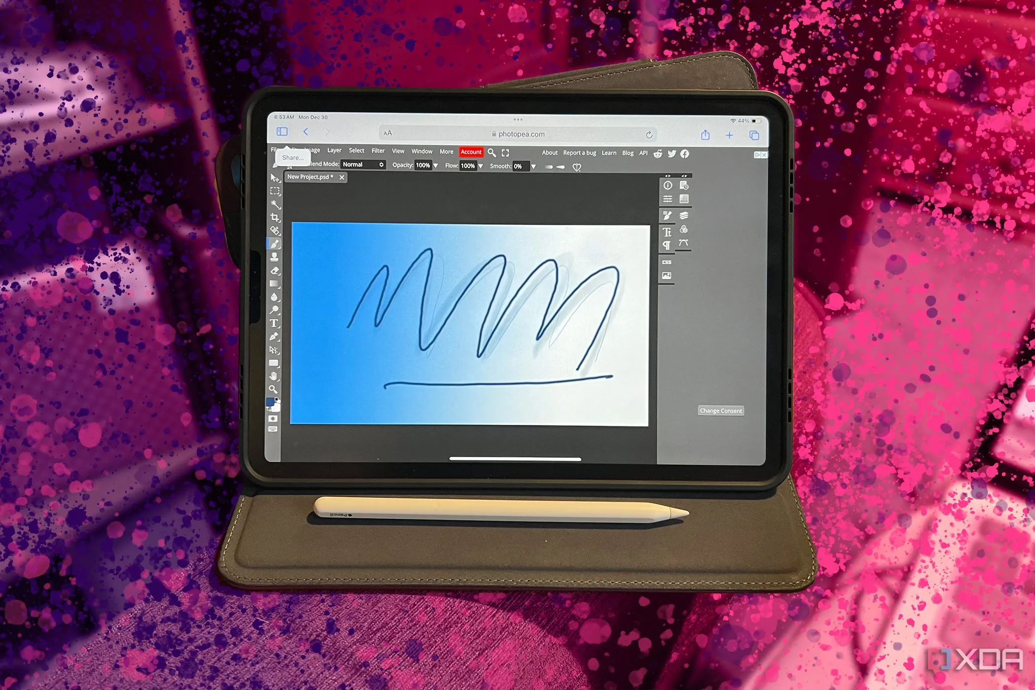 Giao diện Graphite trên iPad Pro với bút Apple Pencil cùng tông màu hồng tím