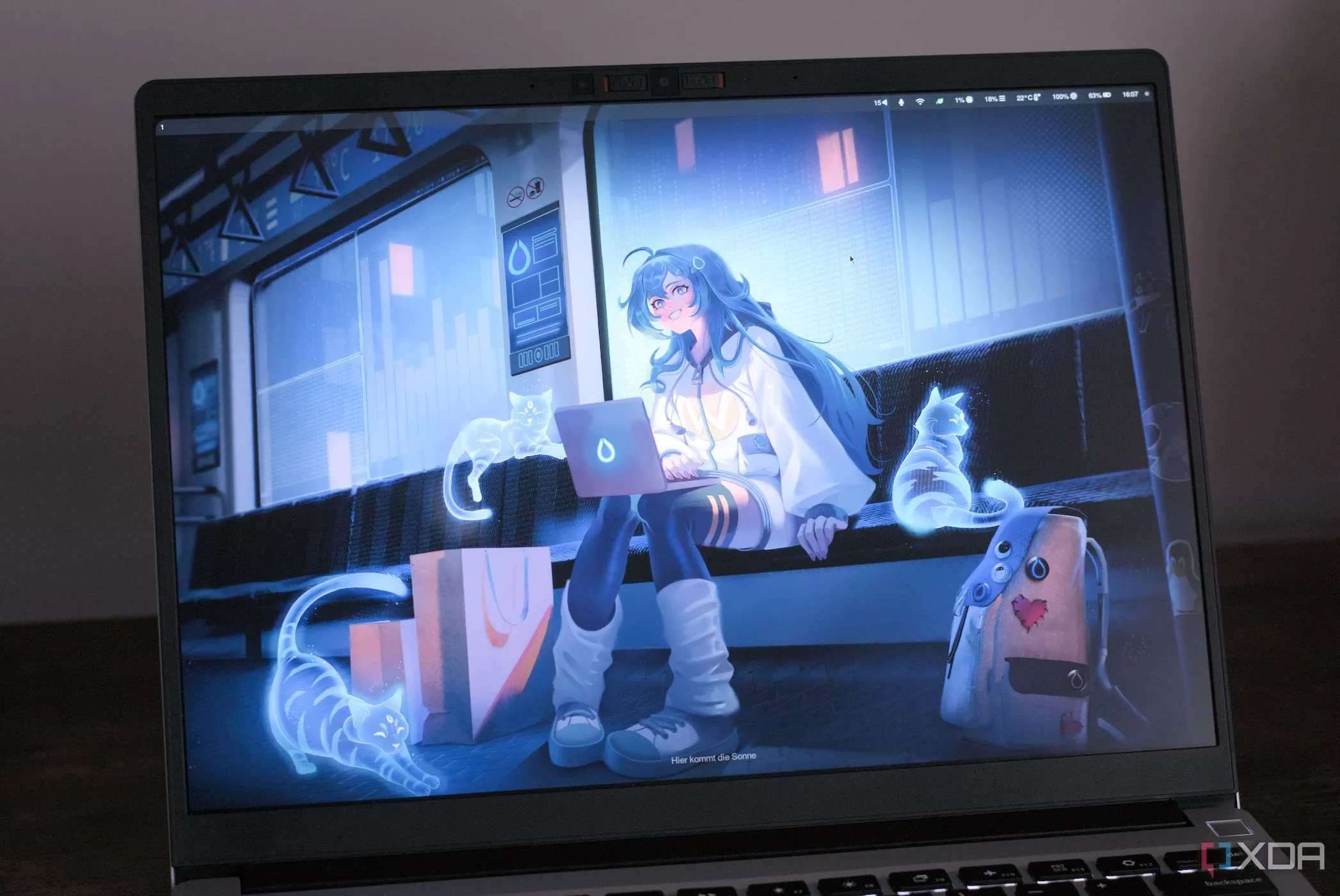 Giao diện Hyprland trên Arch Linux chạy trên laptop Framework