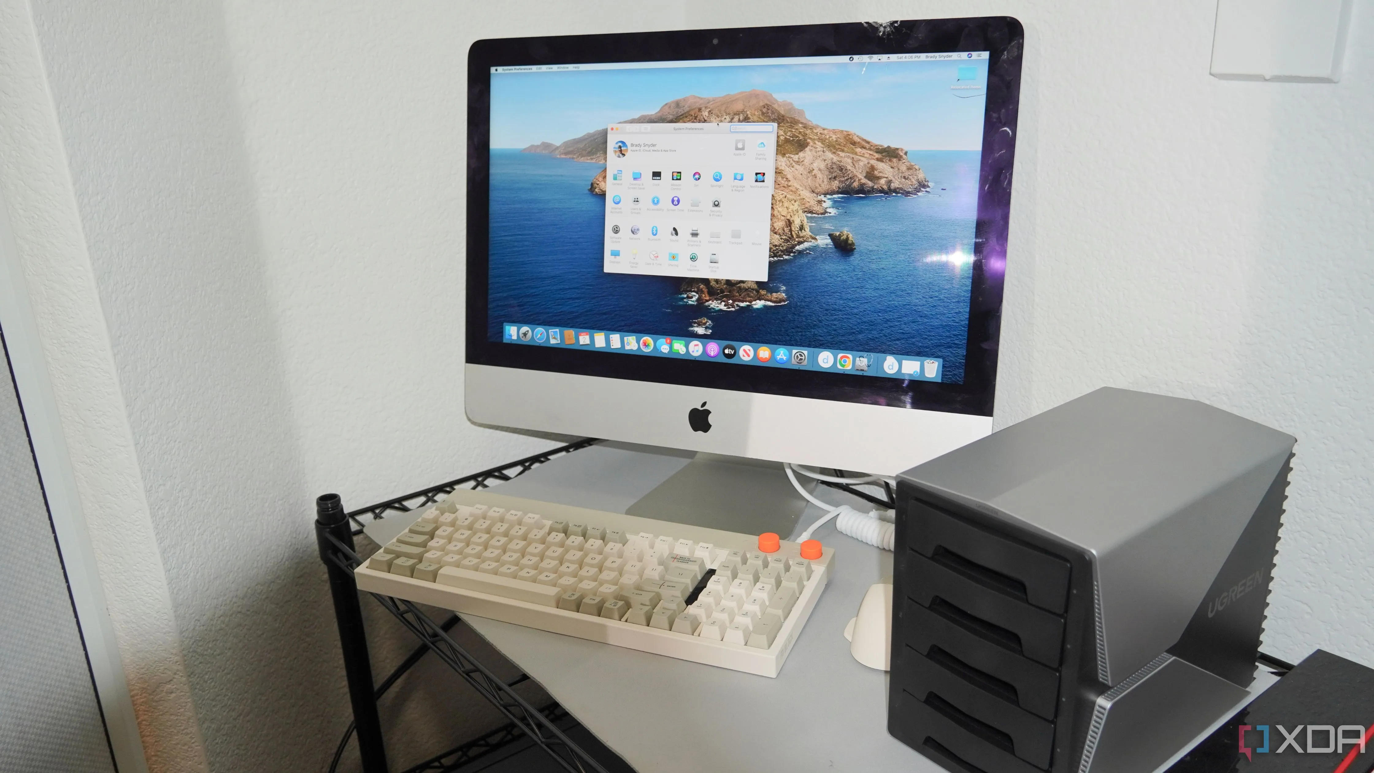 iMac được sử dụng làm NAS với thiết bị DAS gắn ngoài