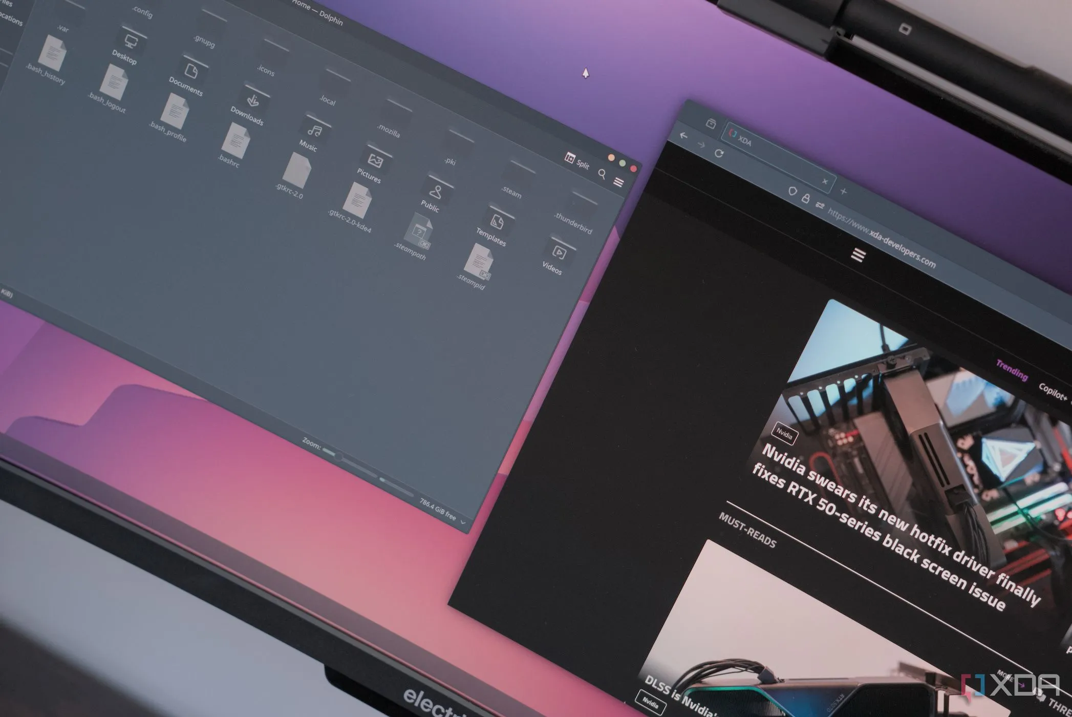 Màn hình desktop Fedora 41 với KDE Plasma, hiển thị ứng dụng Firefox và Dolphin