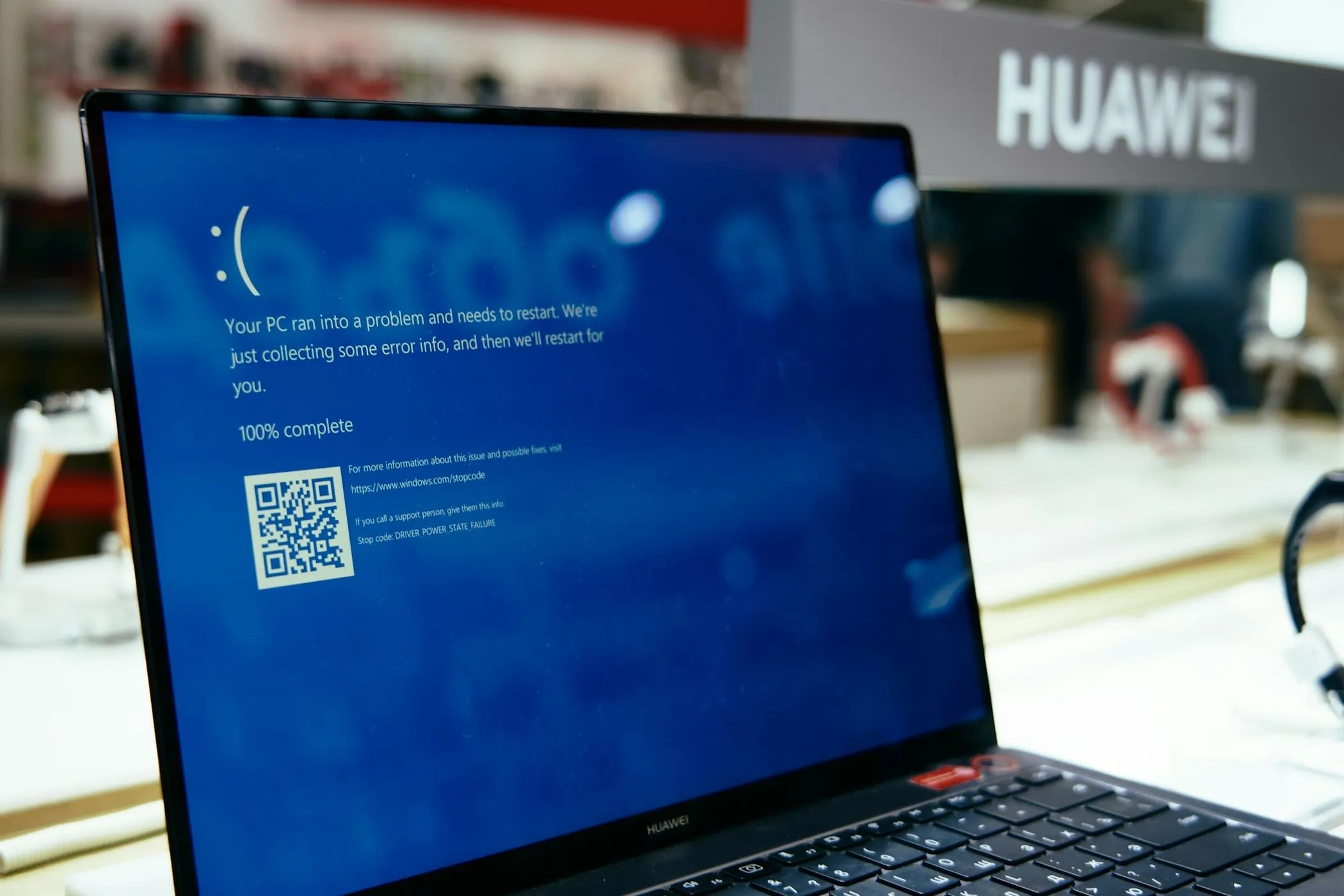 Màn hình xanh chết chóc (BSOD) trên máy tính, hình ảnh tượng trưng cho sự cố treo máy Windows XP