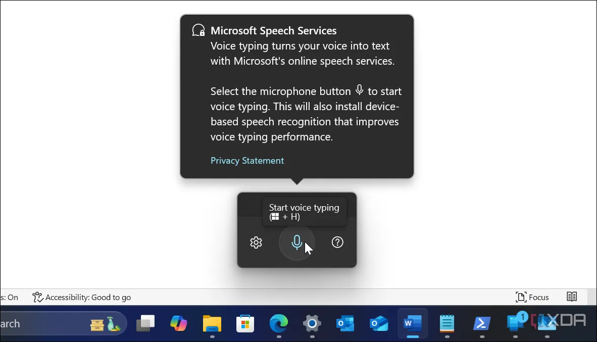 Tính năng gõ bằng giọng nói trong Windows 11 và Microsoft Word, giúp soạn thảo văn bản nhanh chóng chỉ bằng lời nói.