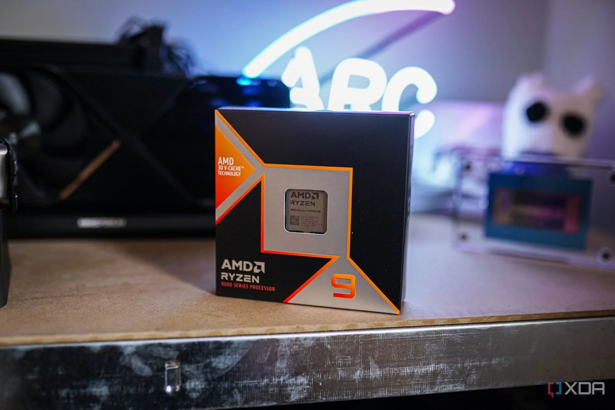 AMD Ryzen 9 9950X3D nguyên hộp, sẵn sàng để lắp đặt và sử dụng