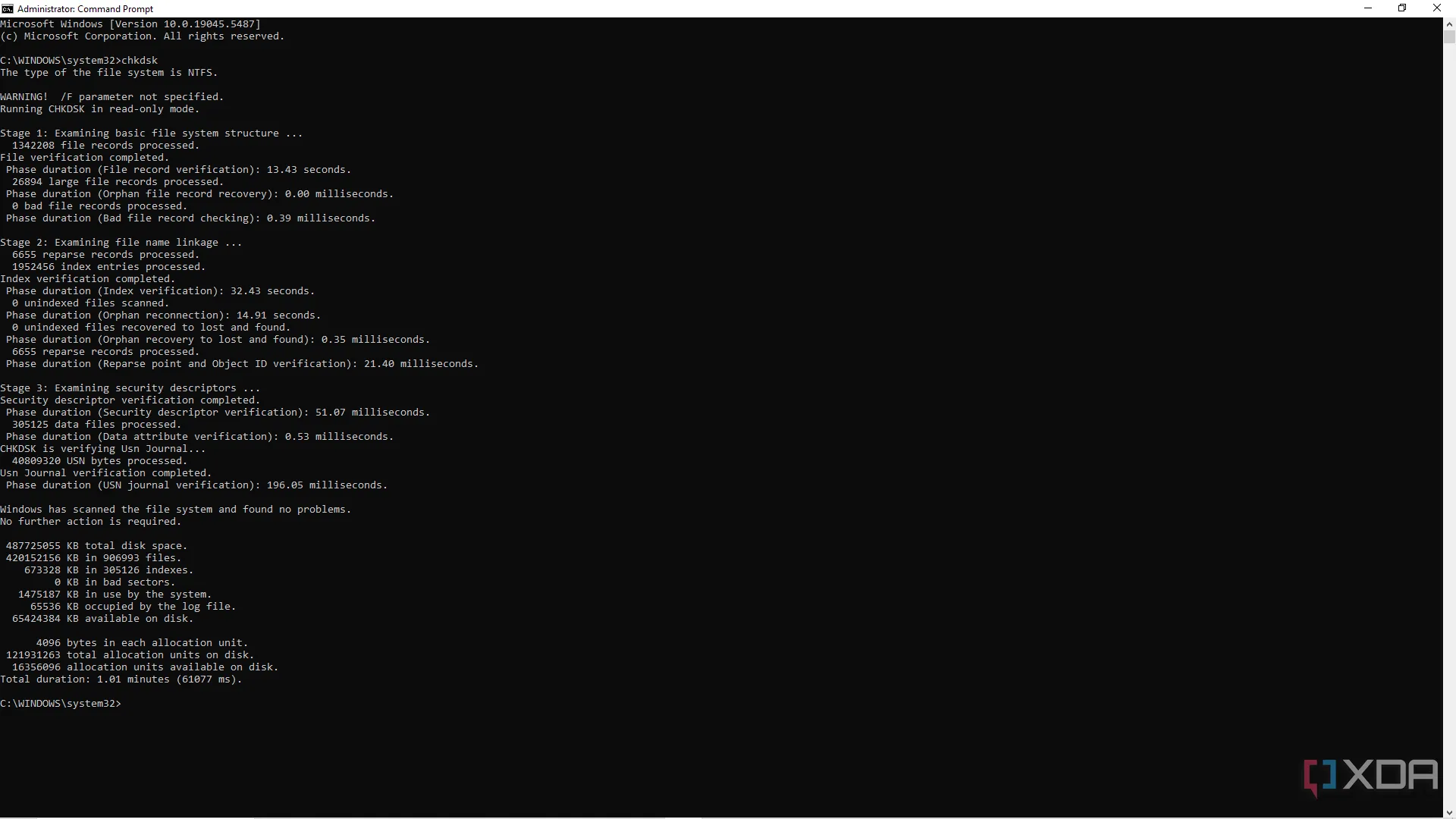 Ảnh minh họa lệnh chkdsk đang quét và kiểm tra lỗi trên ổ đĩa máy tính.