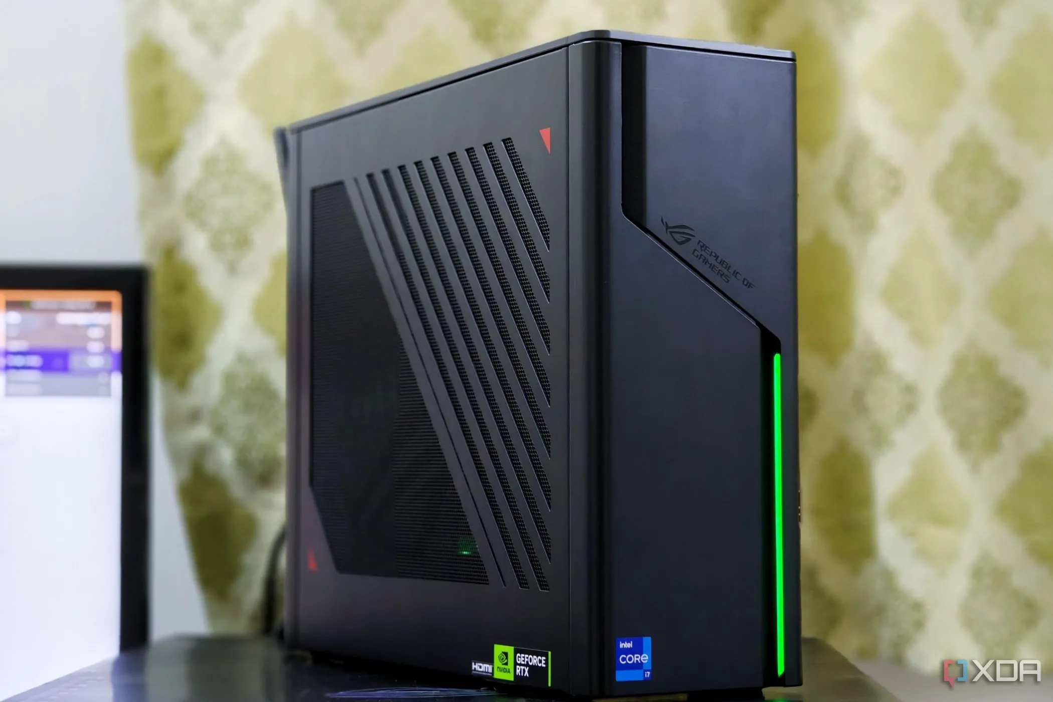 ASUS ROG G22CH – Mẫu máy tính để bàn SFF PC nhỏ gọn và mạnh mẽ