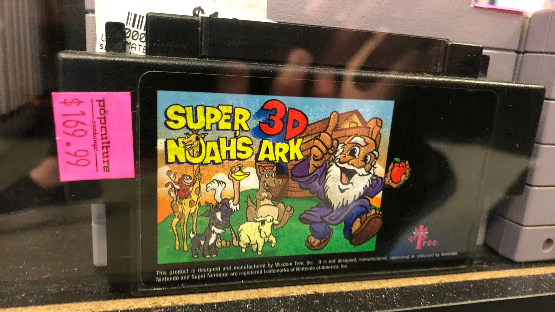 Băng game Super Noah's Ark 3D không có bản quyền cho SNES được trưng bày trong cửa hàng