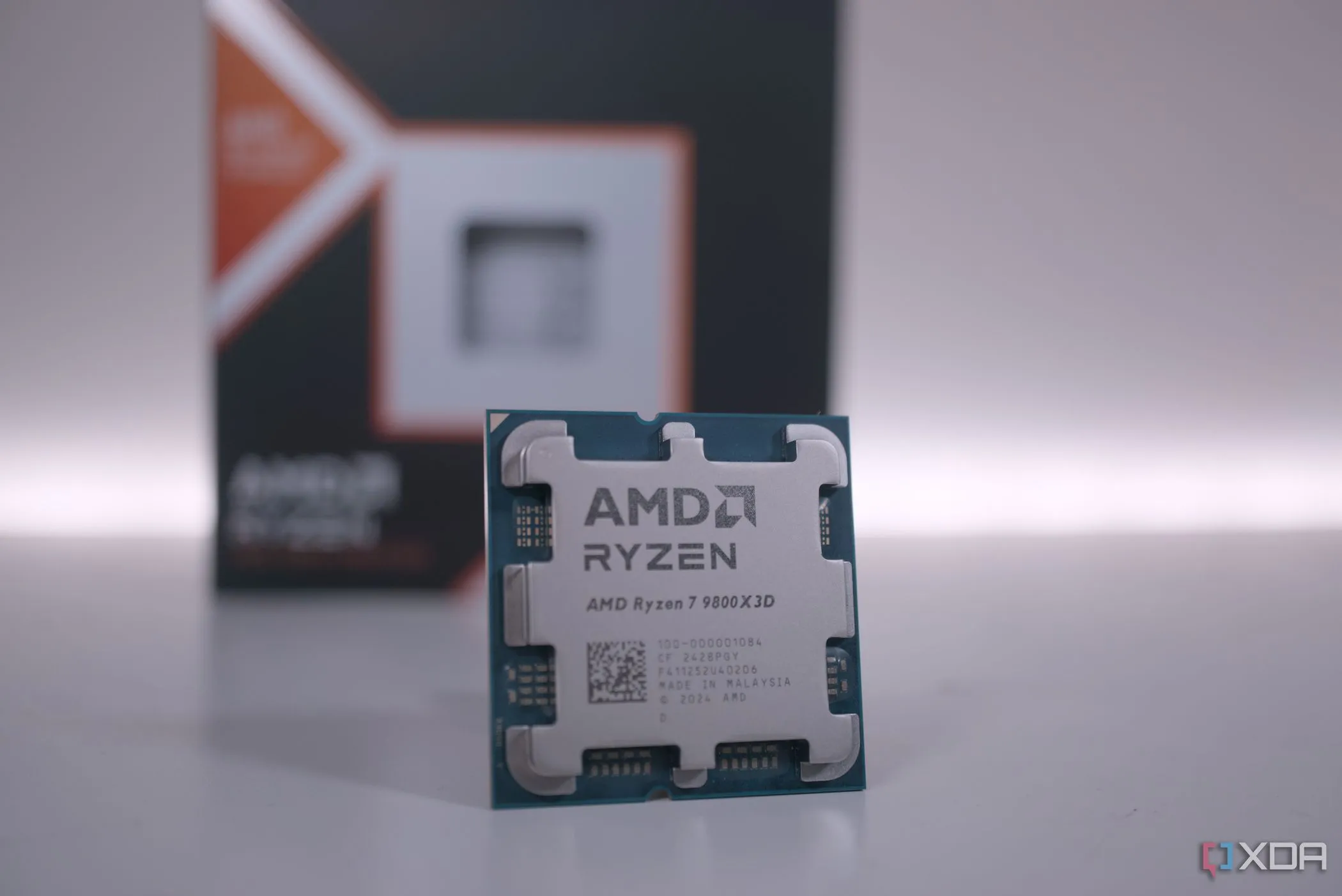 Bộ vi xử lý AMD Ryzen 7 9800X3D, dòng CPU thường được hưởng lợi từ các bản cập nhật AGESA để cải thiện hiệu năng và ổn định.