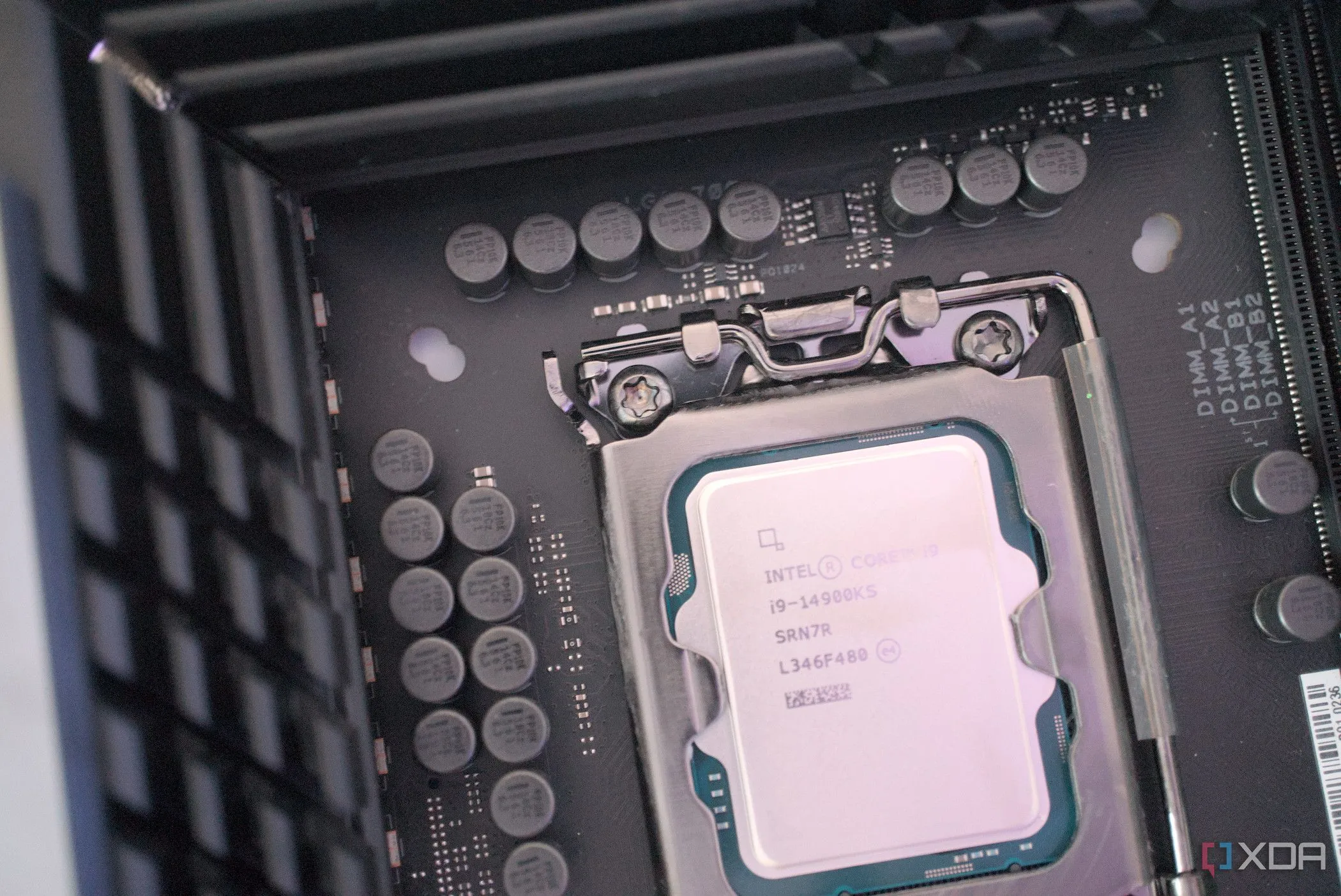 Bộ xử lý Intel Core i9-14900KS được cài đặt trong hệ thống