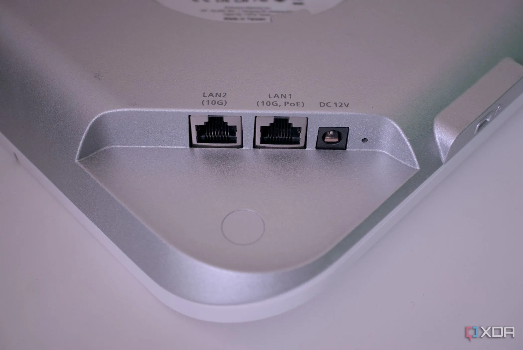 Các cổng của Access Point EnGenius ECW536