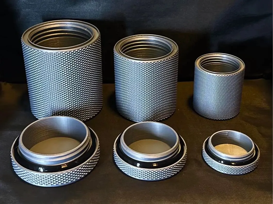 Các hộp đựng có ren chắc chắn được in bằng PETG filament, tối ưu cho khả năng kín khí và chống thấm nước.