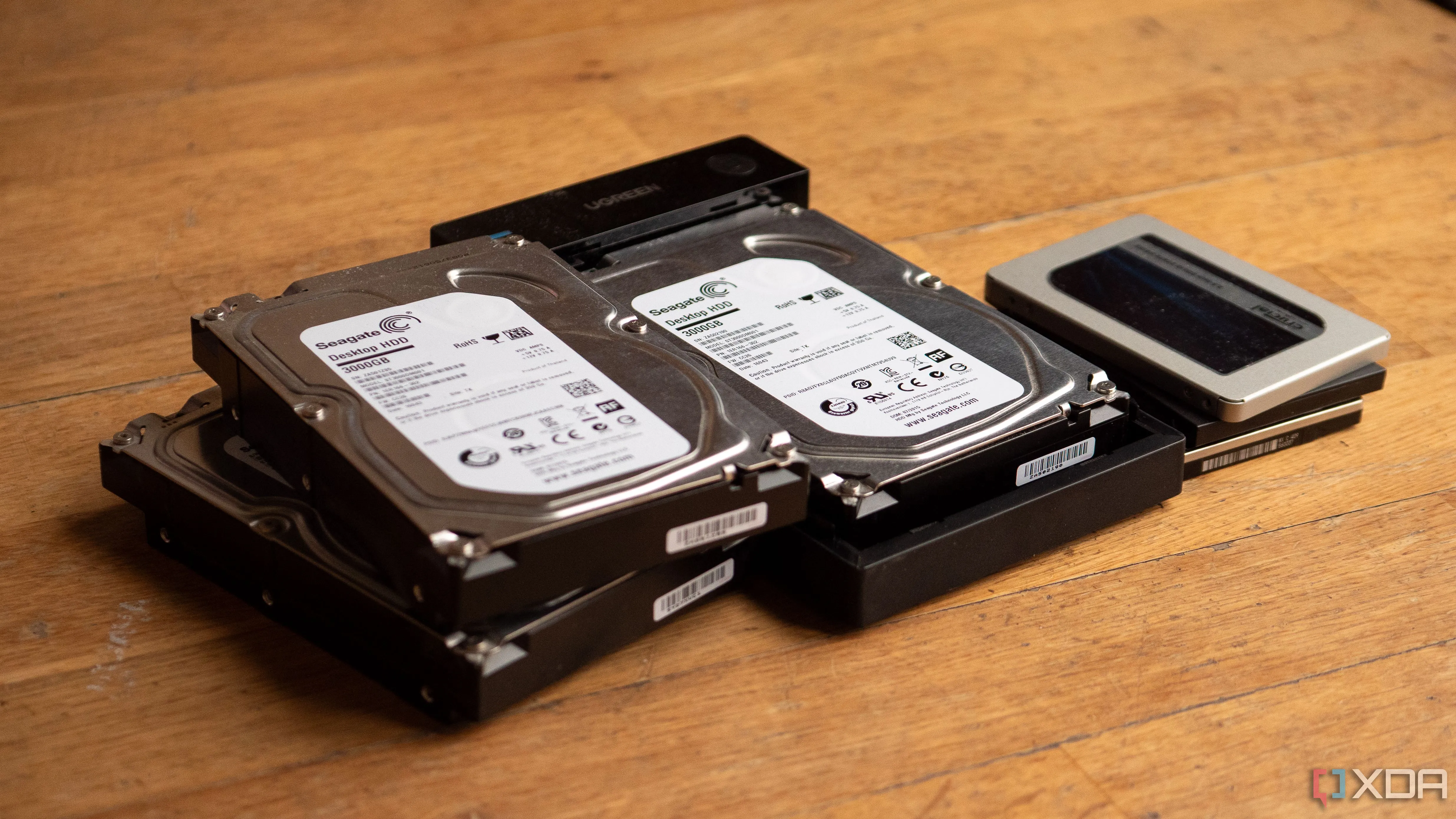 Các loại ổ cứng HDD và SSD được sử dụng trong Windows Storage Spaces
