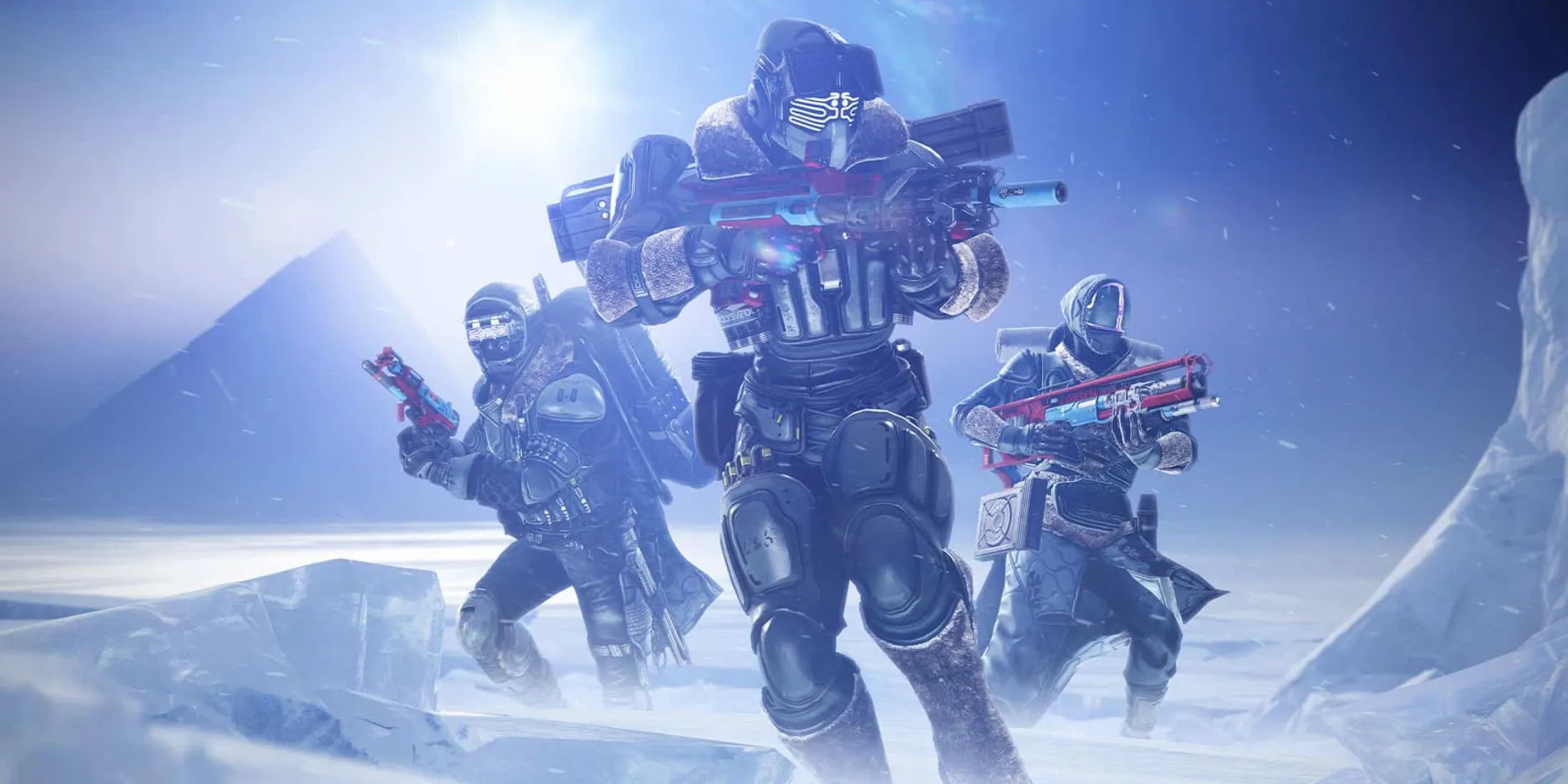 Các nhân vật Warlock, Gambit và Guardian với trang bị độc đáo trong thế giới rộng lớn của Destiny 2