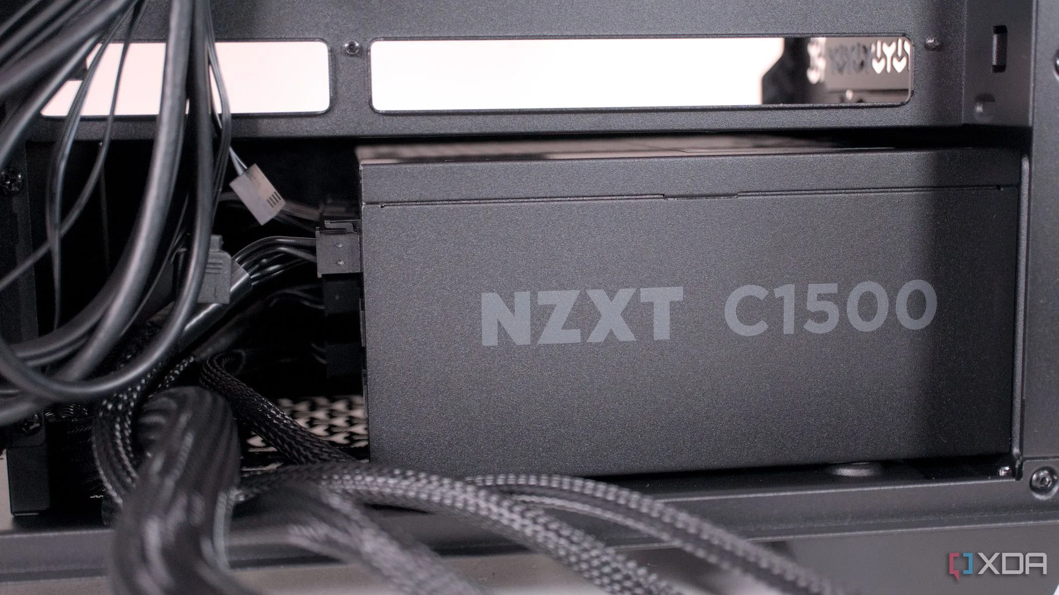 Cách lắp đặt bộ nguồn PSU vào case Corsair 3500X ARGB một cách chính xác