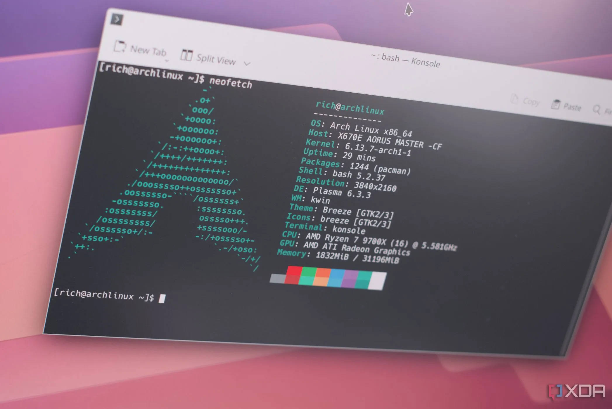 Cận cảnh giao diện Arch Linux, thể hiện sự tinh tế và khả năng tùy chỉnh chuyên sâu của hệ điều hành này