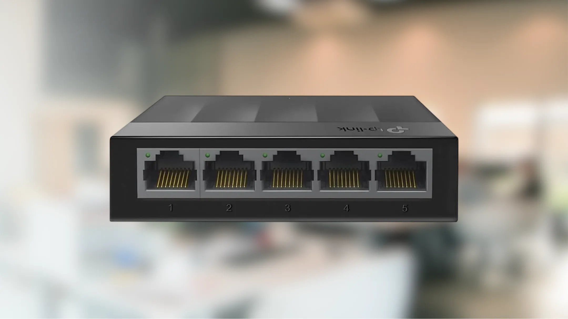 Cận cảnh mặt trước Switch TP-Link Litewave 5 cổng Gigabit với đèn báo trạng thái