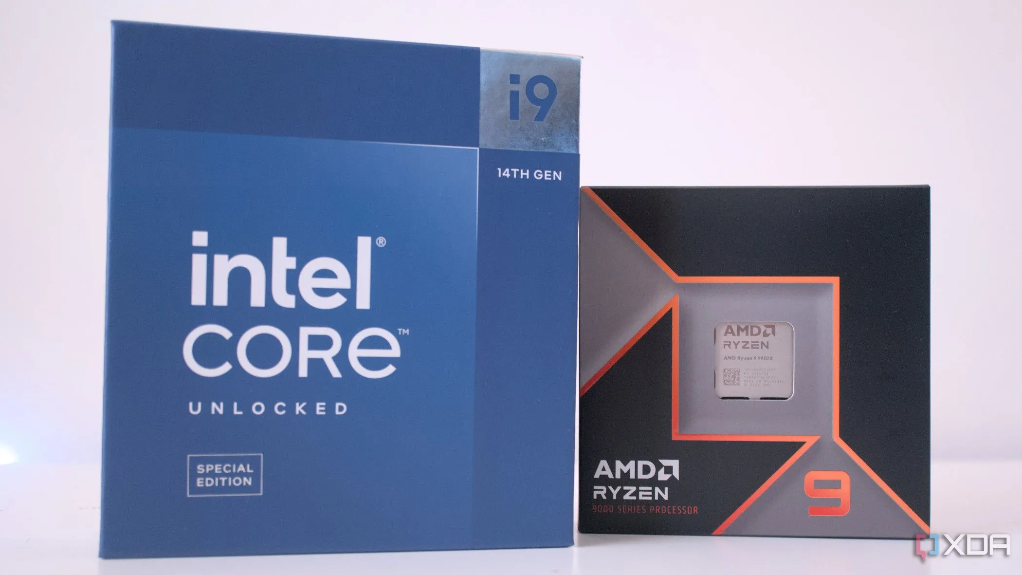 CPU Intel Core i9-14900K và AMD Ryzen 9, minh họa cho sự cạnh tranh trong thị trường chip