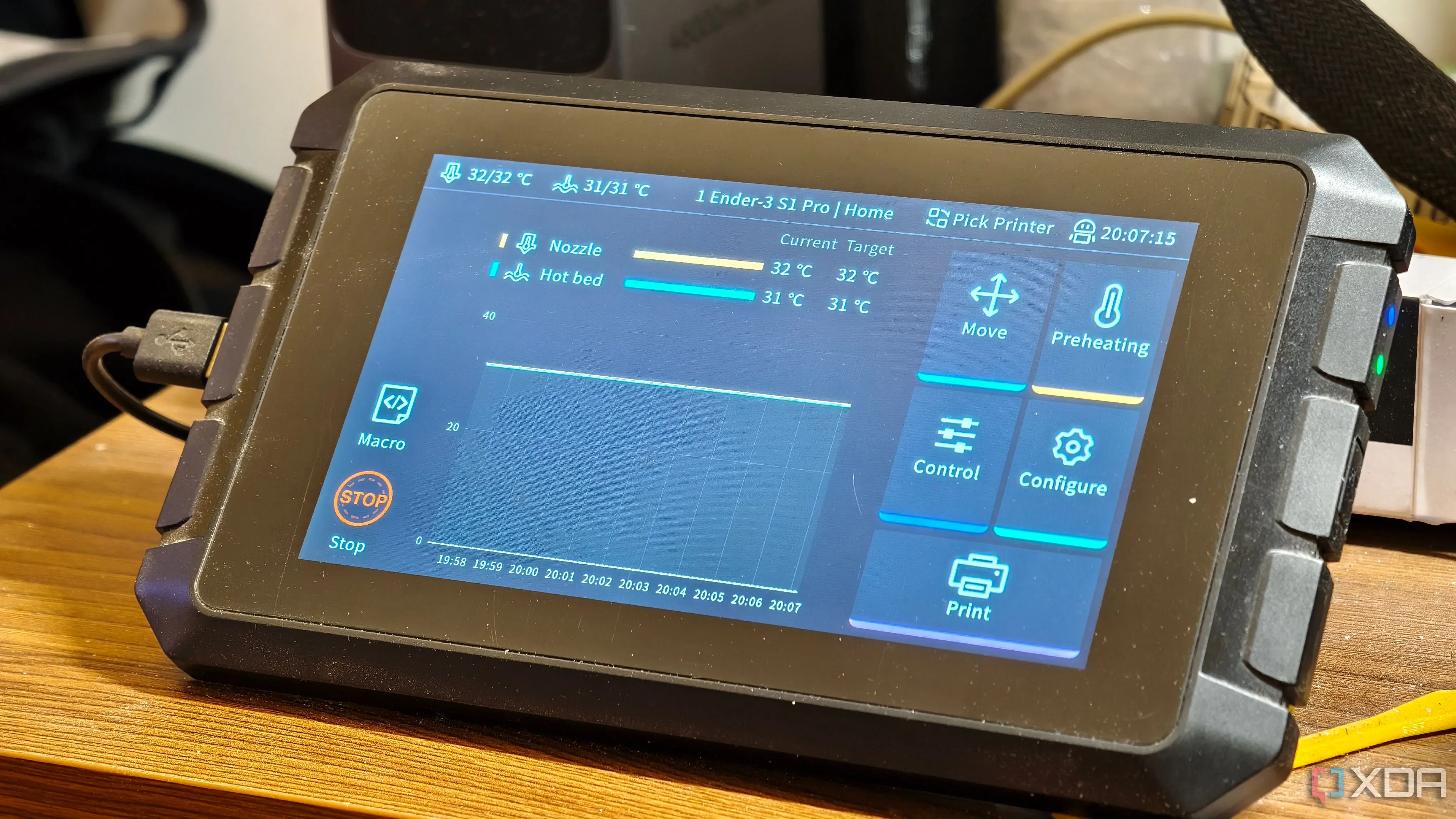 Creality Sonic Pad, một bảng điều khiển cảm ứng chạy firmware Klipper, dùng để nâng cấp máy in 3D