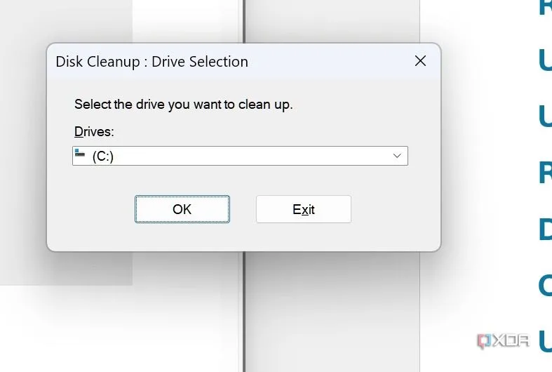 Cửa sổ chọn ổ đĩa để chạy công cụ Disk Cleanup trên Windows