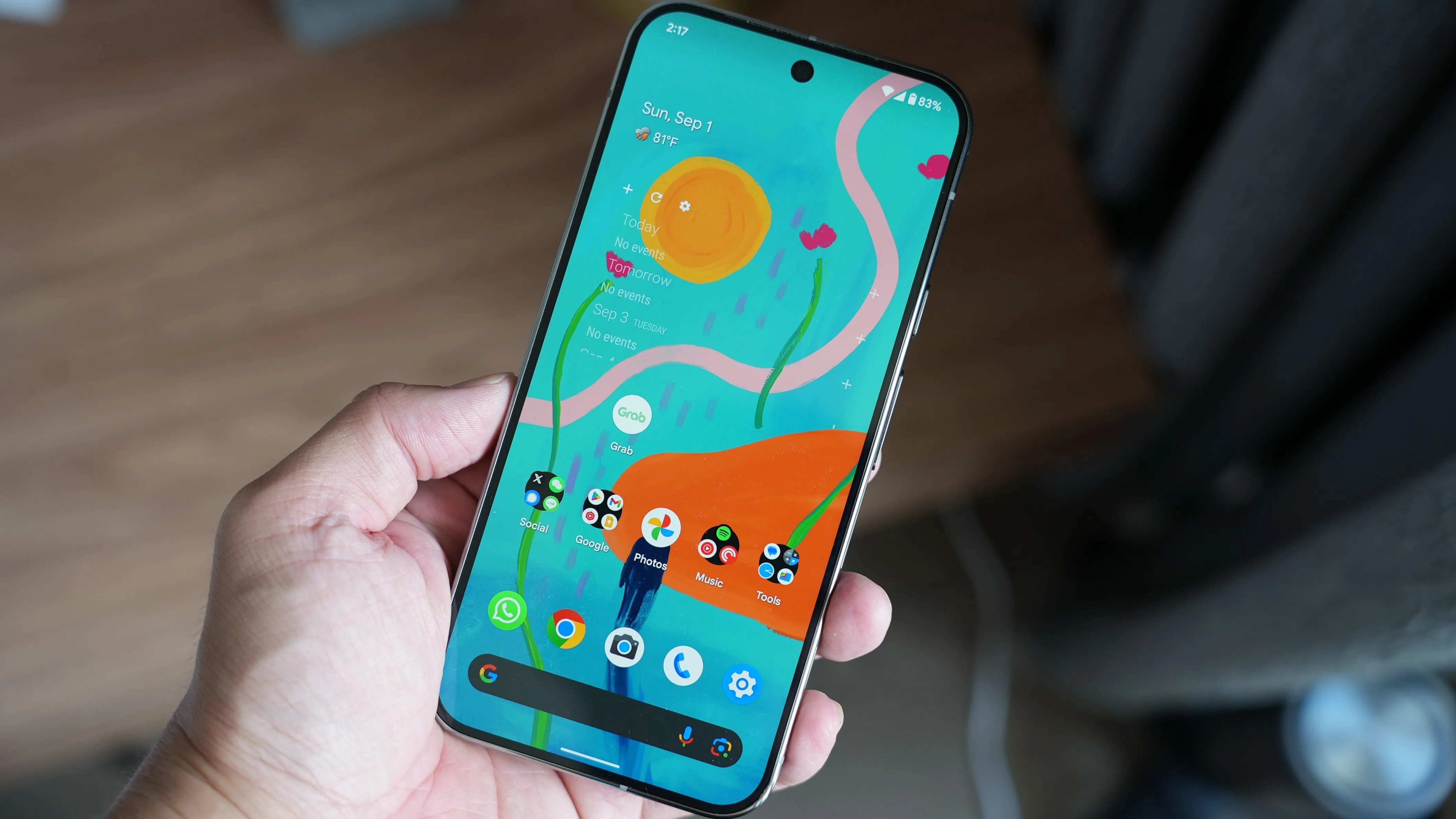 Điện thoại Google Pixel 8 Pro được sử dụng để thu thập log Bluetooth HCI, dữ liệu quan trọng trong quá trình reverse engineer đèn Govee