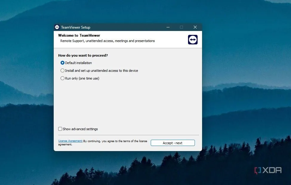 Giao diện cài đặt TeamViewer với lựa chọn cài đặt mặc định