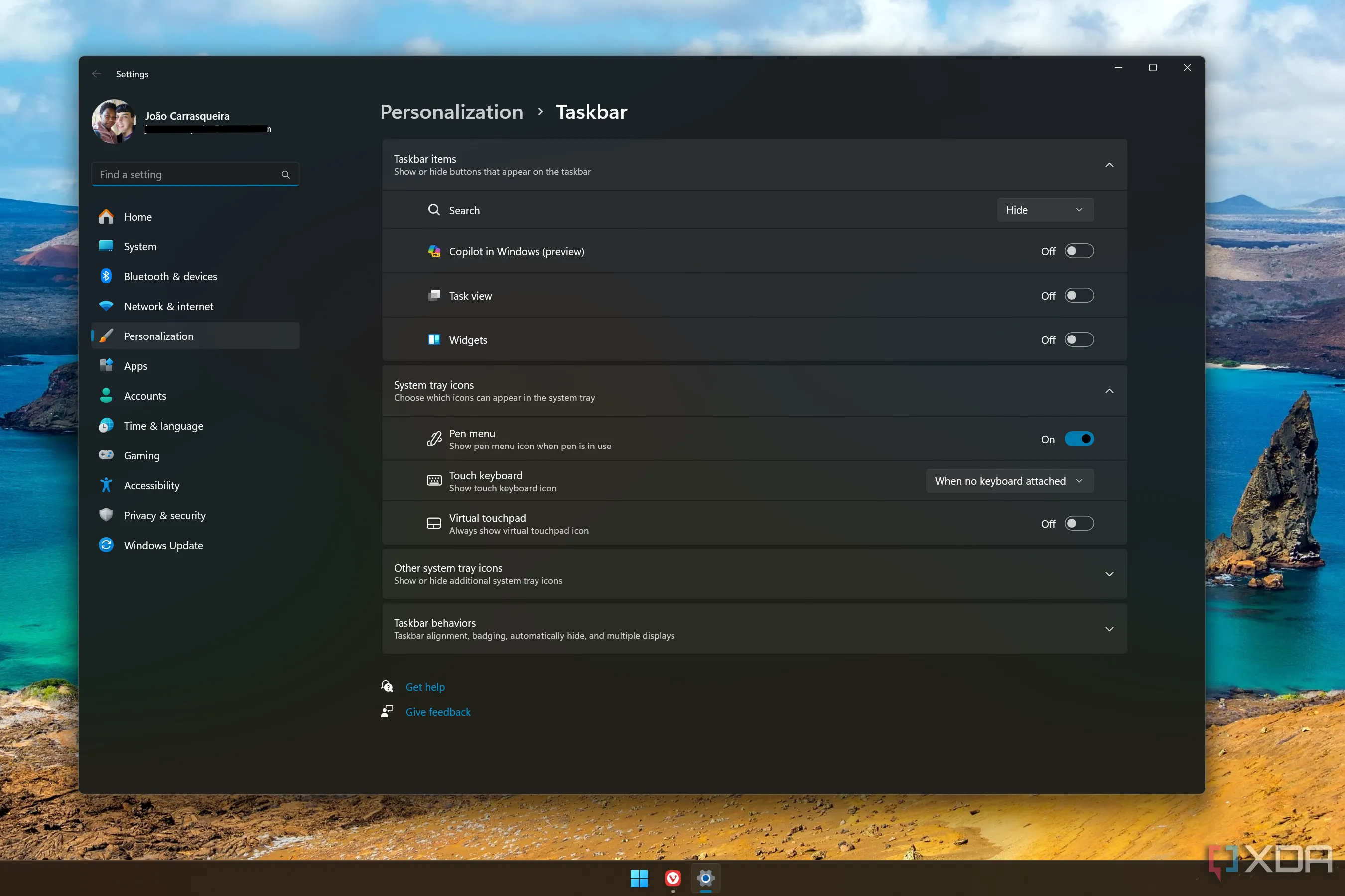 Giao diện cài đặt Windows 11 để tắt các biểu tượng không cần thiết trên thanh tác vụ, giúp tiết kiệm không gian
