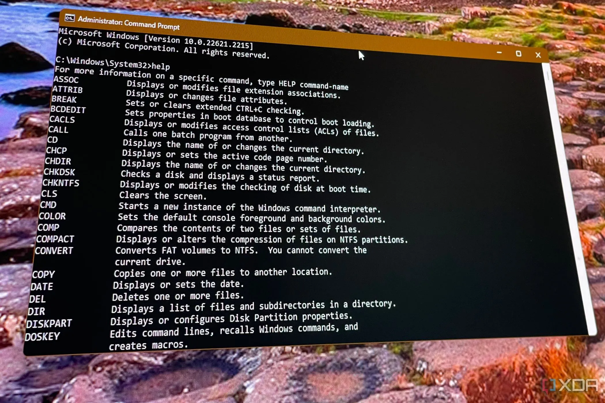 Giao diện Command Prompt trên Windows 11 minh họa các lệnh chạy