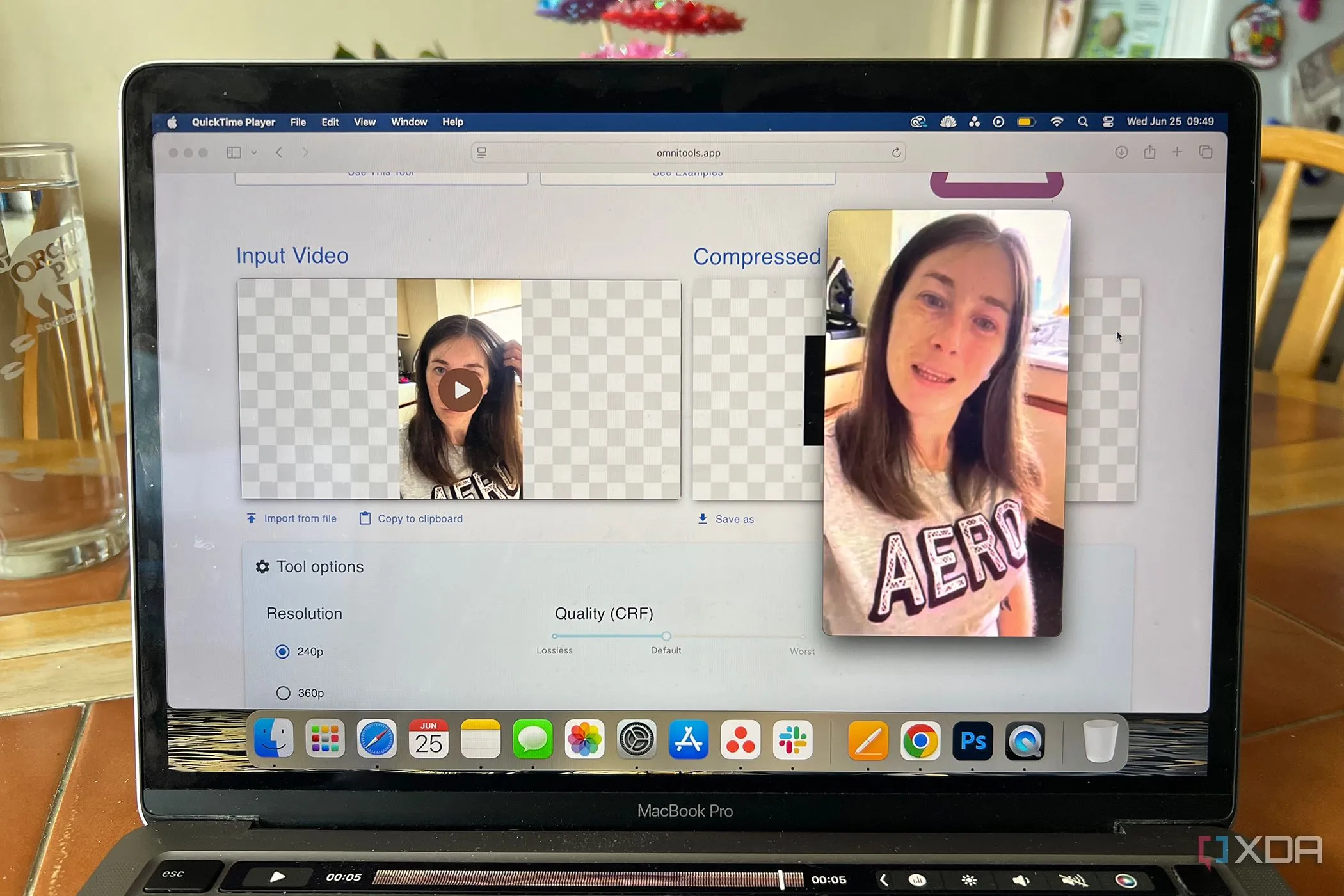 Giao diện công cụ nén video của Omni Tools với các tùy chọn