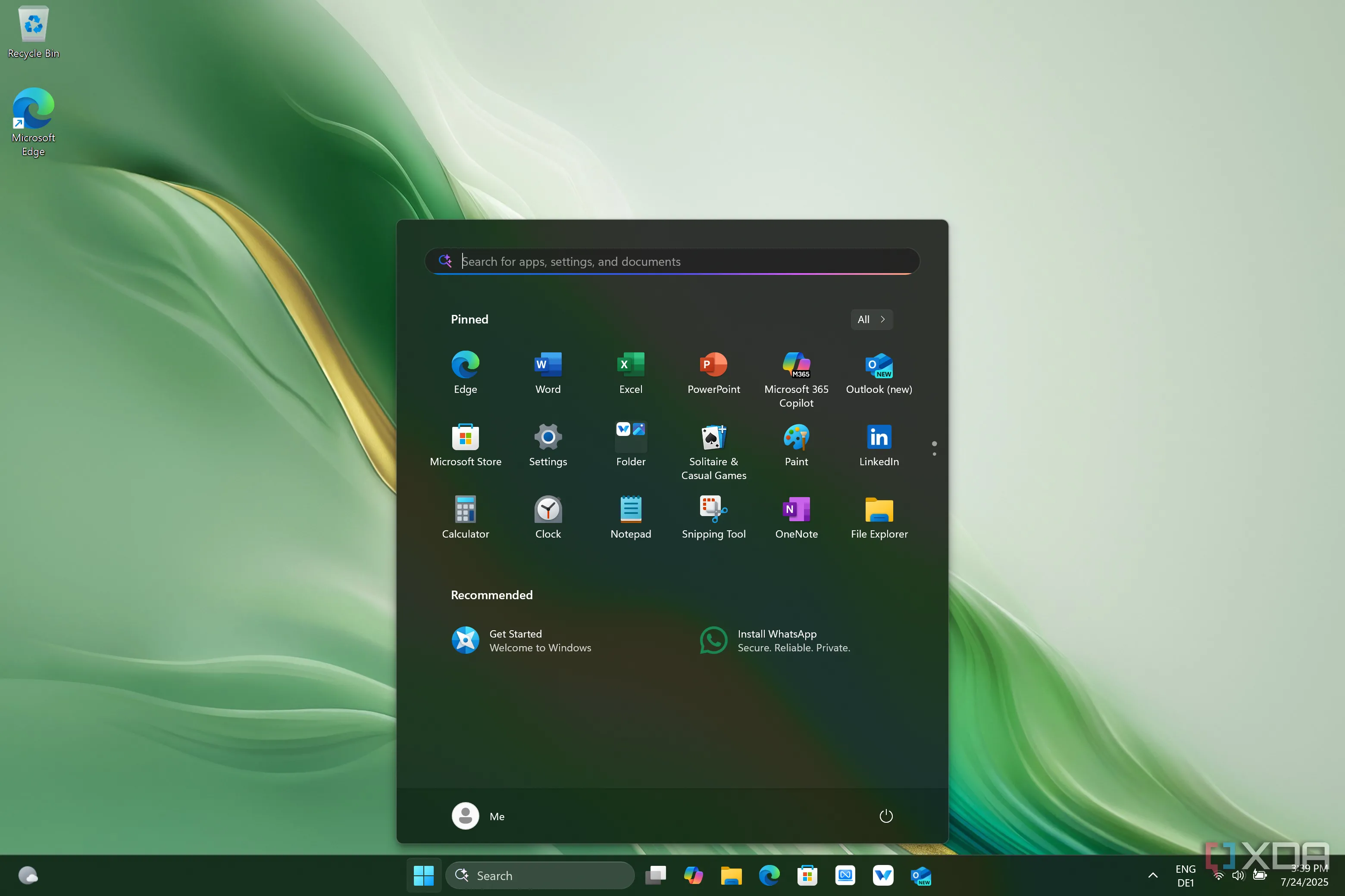 Giao diện desktop Windows 11 của tài khoản người dùng mới được tạo với khu vực EU, hiển thị Start menu đã được tối ưu