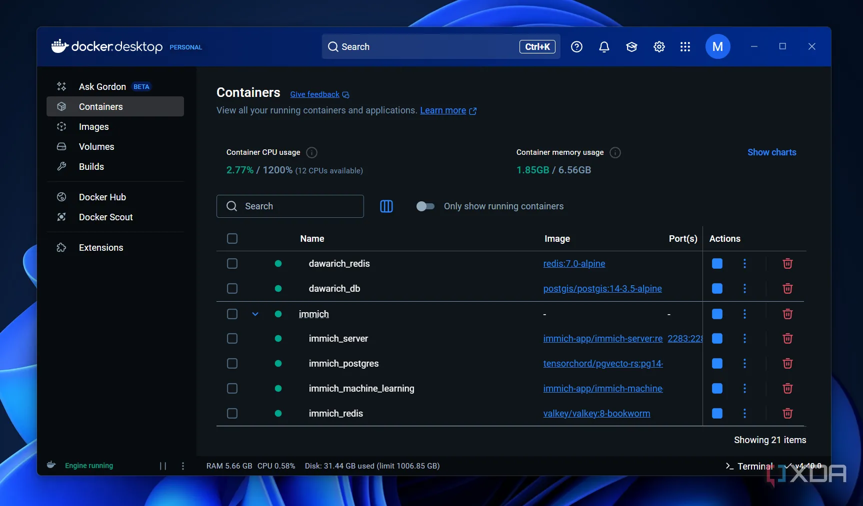 Giao diện Docker Desktop đang chạy trên Windows với nhiều container khác nhau