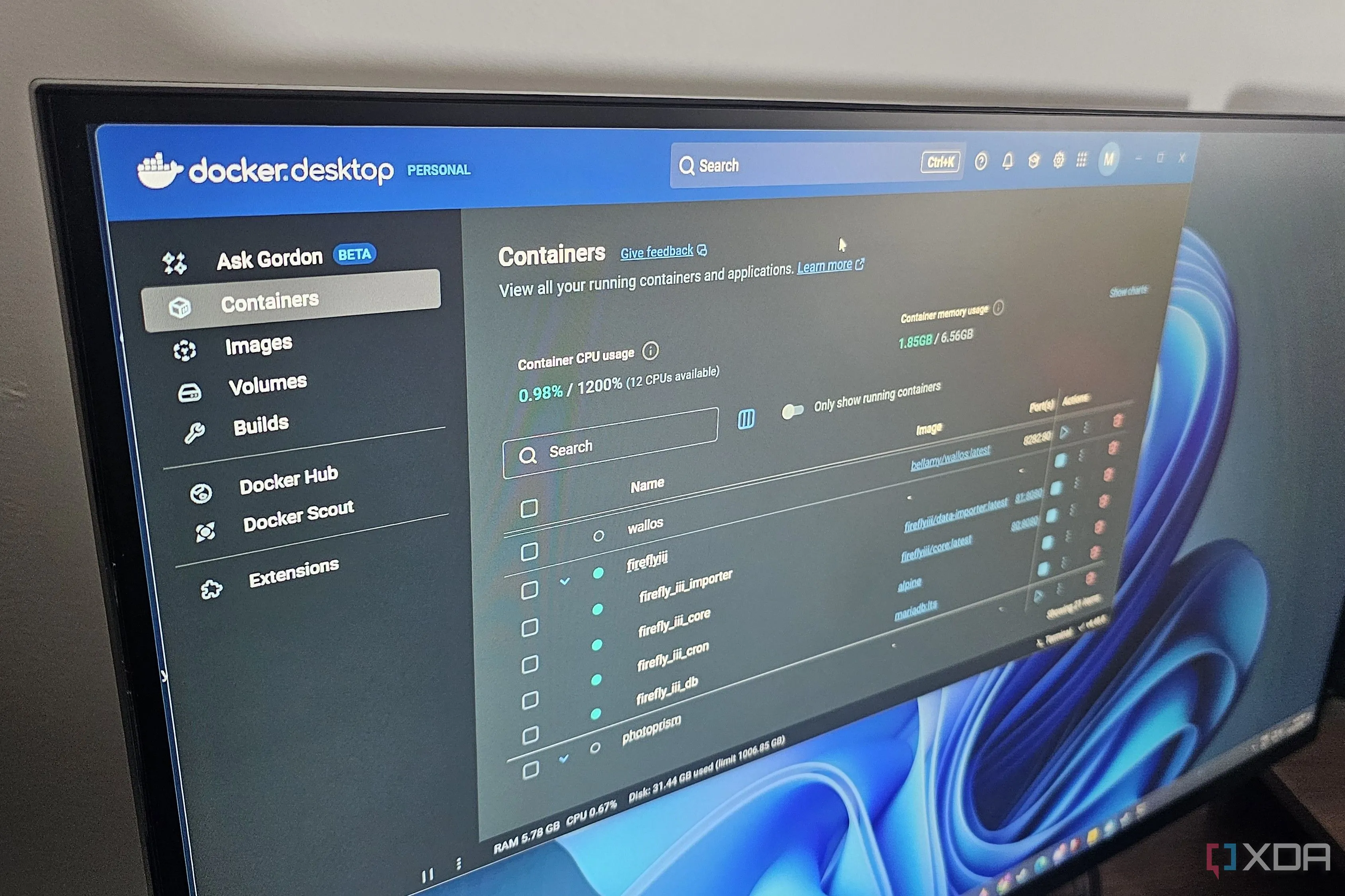 Giao diện Docker Desktop trên máy tính Windows, thể hiện môi trường làm việc với Docker cho người mới.
