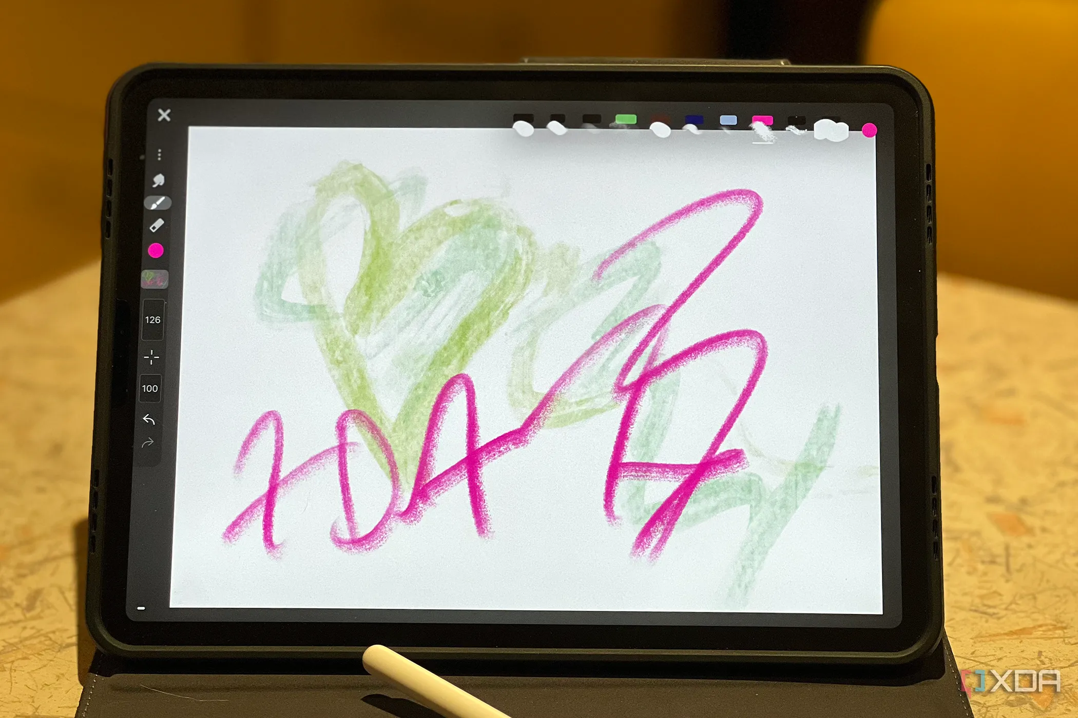 Giao diện iArtbook trên iPad - Ứng dụng vẽ không giới hạn layer