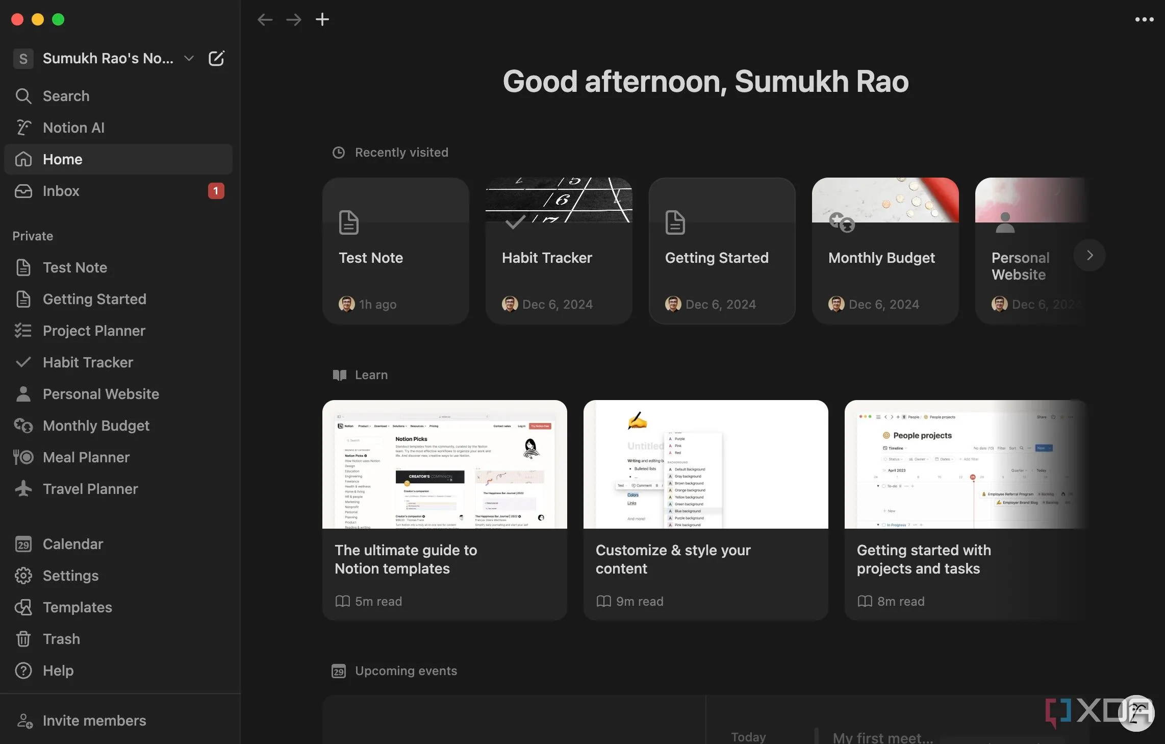 Giao diện người dùng ứng dụng Notion với nhiều menu và tùy chọn phức tạp