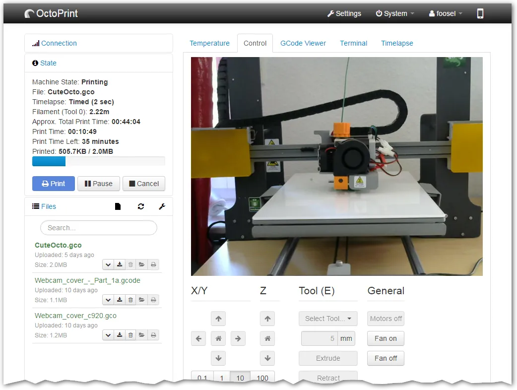 Giao diện tab điều khiển của OctoPrint, hiển thị tùy chọn cho camera và điều khiển in 3D