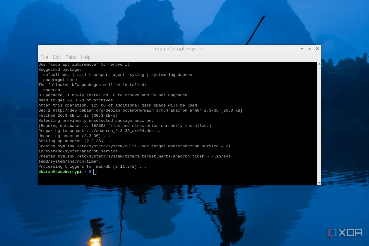 Giao diện terminal hiển thị quá trình cài đặt Anacron trên Raspberry Pi với lệnh &quot;sudo apt install anacron&quot;