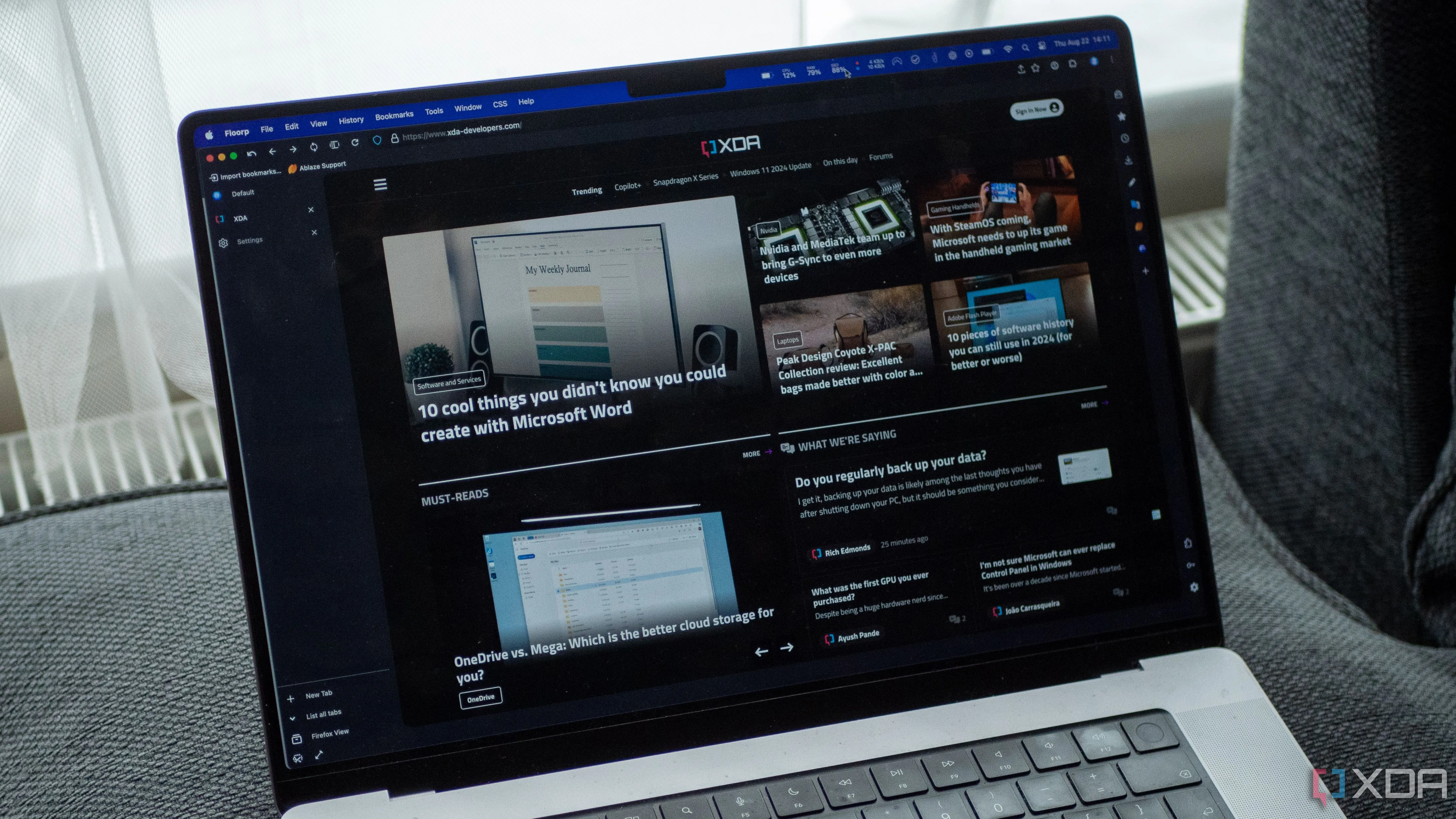 Giao diện trình duyệt Floorp trên MacBook Pro, minh họa sức mạnh tùy biến