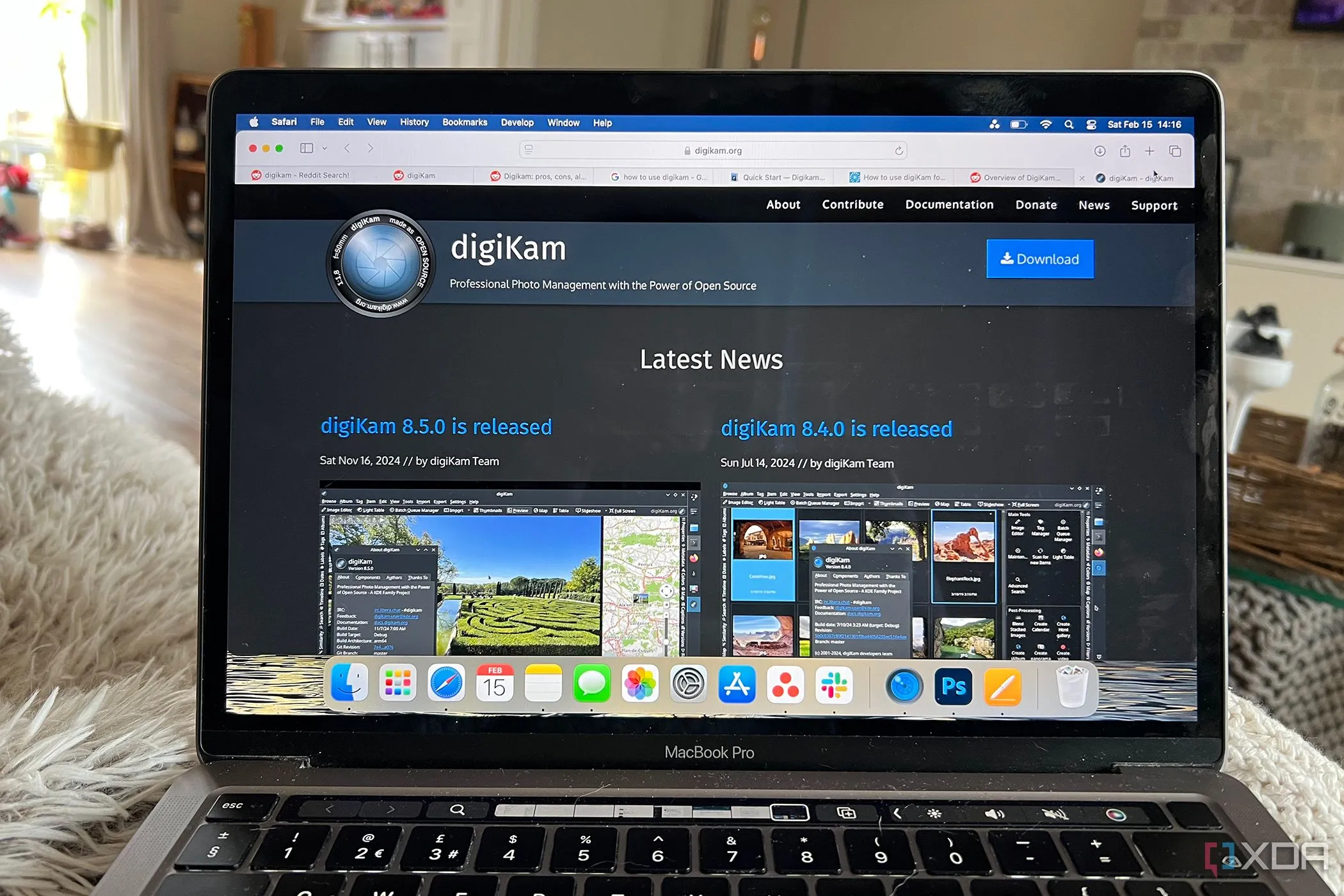 Giao diện trình duyệt trên MacBook, minh họa môi trường tấn công lừa đảo trực tuyến