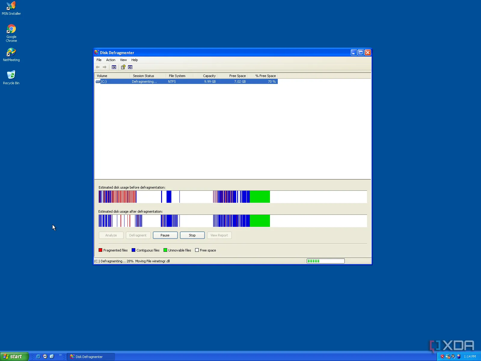 Giao diện trực quan của công cụ chống phân mảnh đĩa (Disk Defragmenter) trên Windows XP.