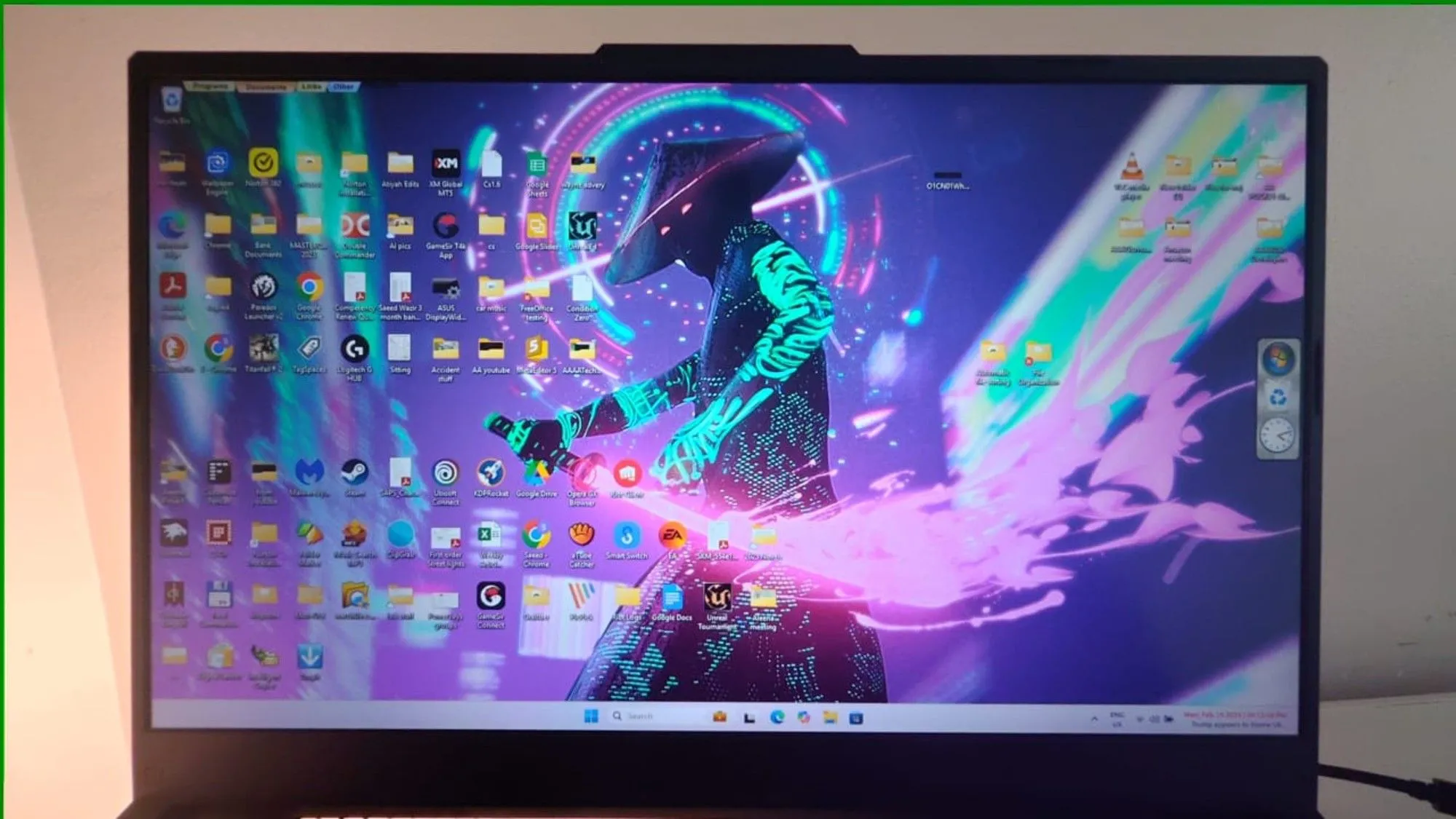 Giao diện ứng dụng Wallpaper Engine trên máy tính xách tay với nhiều hình nền động đẹp mắt