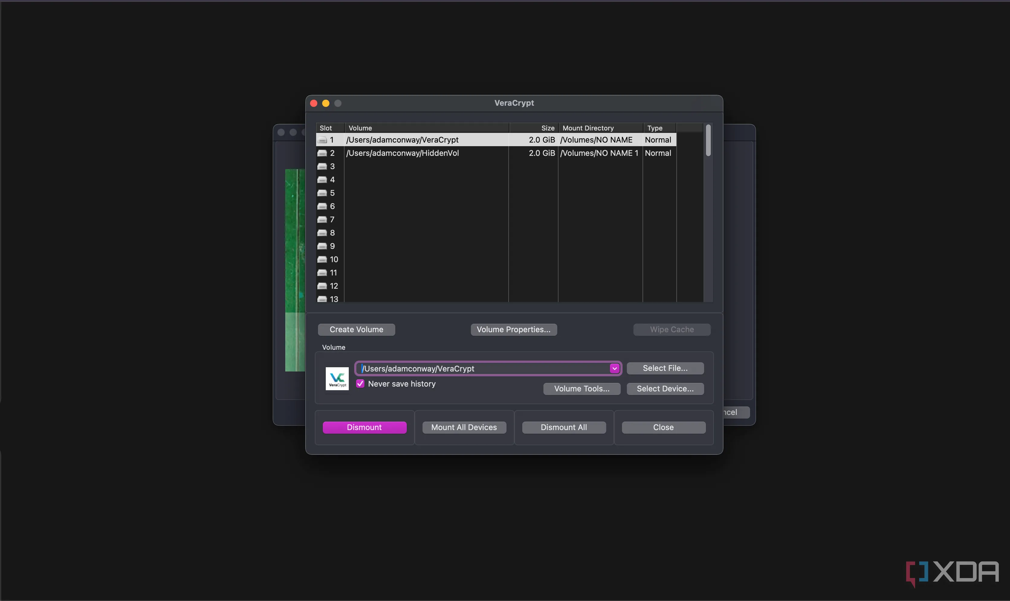 Giao diện VeraCrypt hiển thị danh sách các phân vùng đã mã hóa