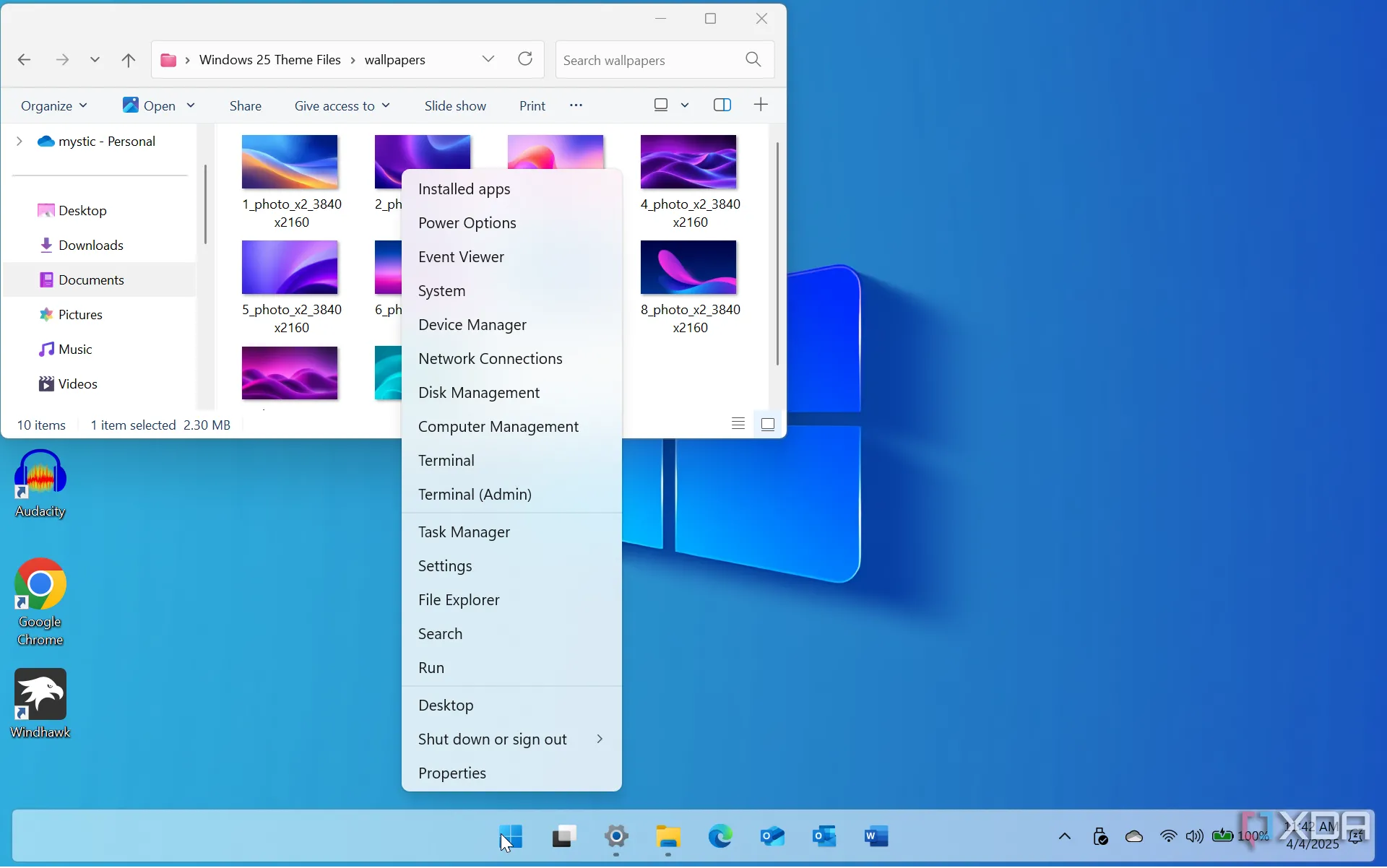 Giao diện Windows 25 mod với menu Start được căn giữa và các biểu tượng ứng dụng hiện đại